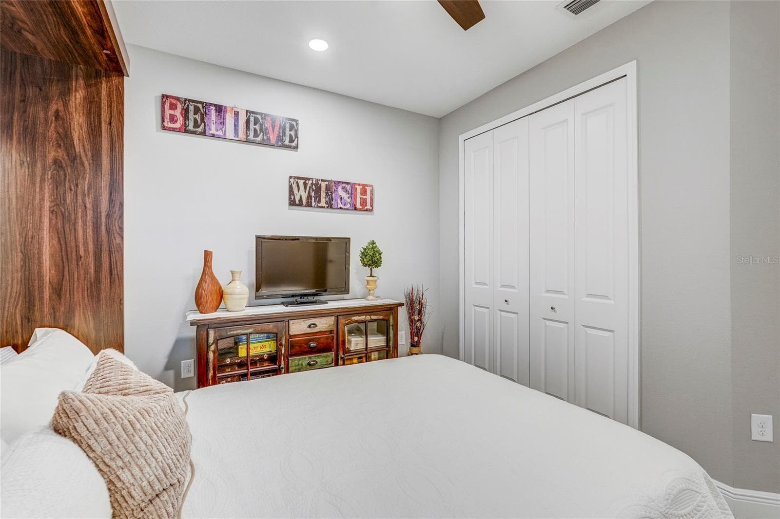Private Guest Bedroom - 10233 LAKE WALES CIR, SARASOTA