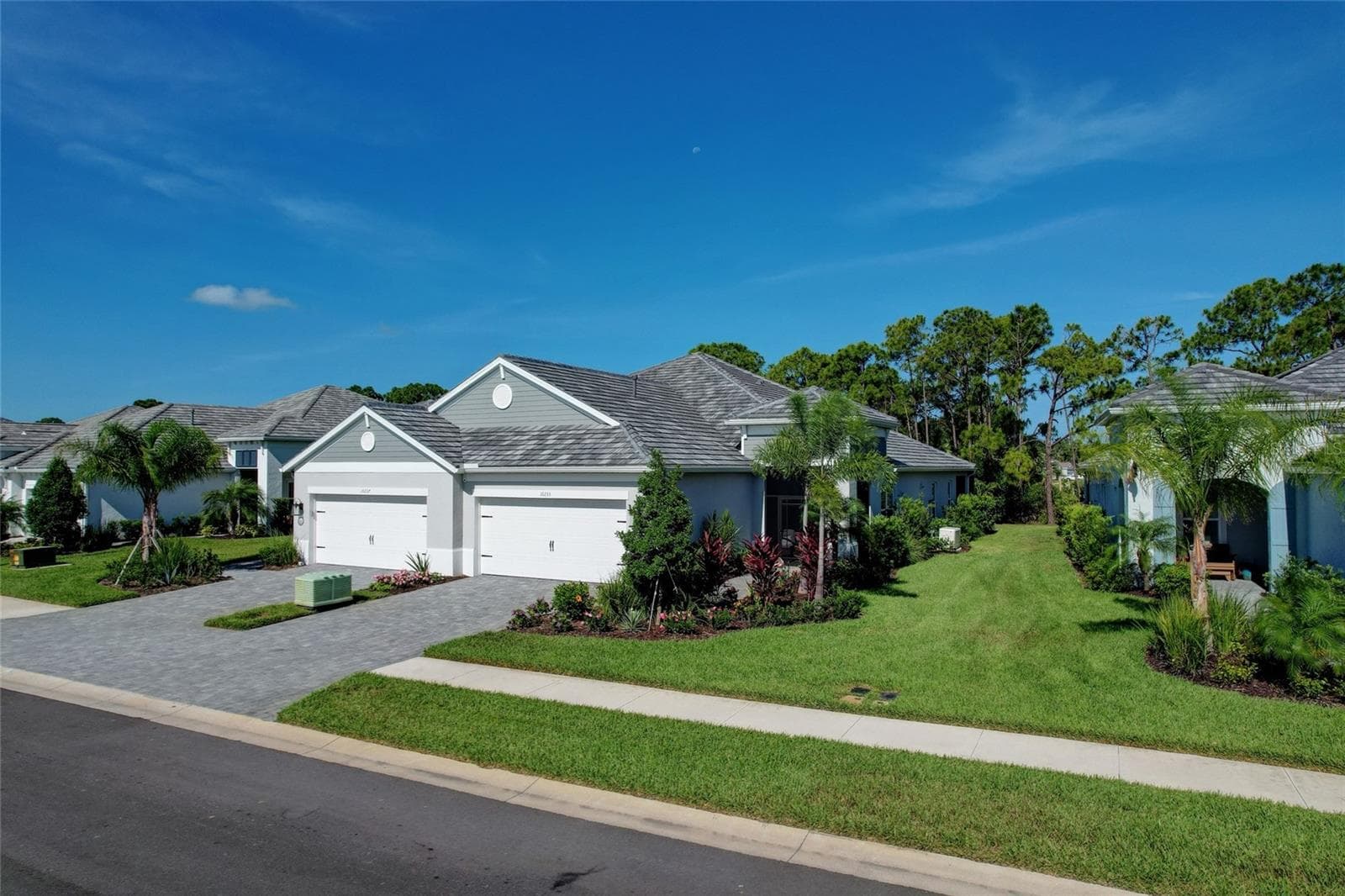 Gated Maintenance Free Villa Community - 10233 LAKE WALES CIR, SARASOTA