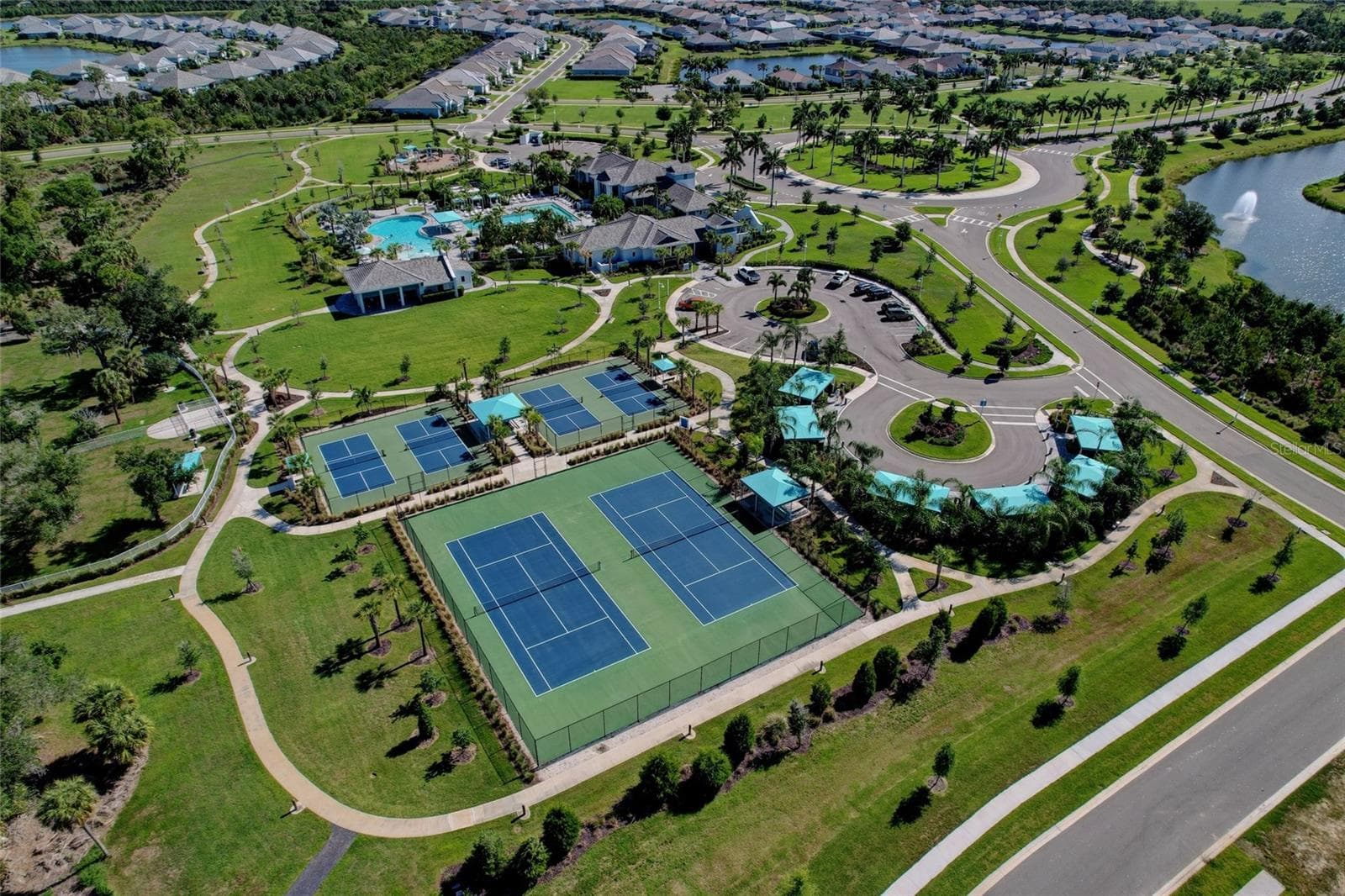 Huge Amenity Center - 10233 LAKE WALES CIR, SARASOTA