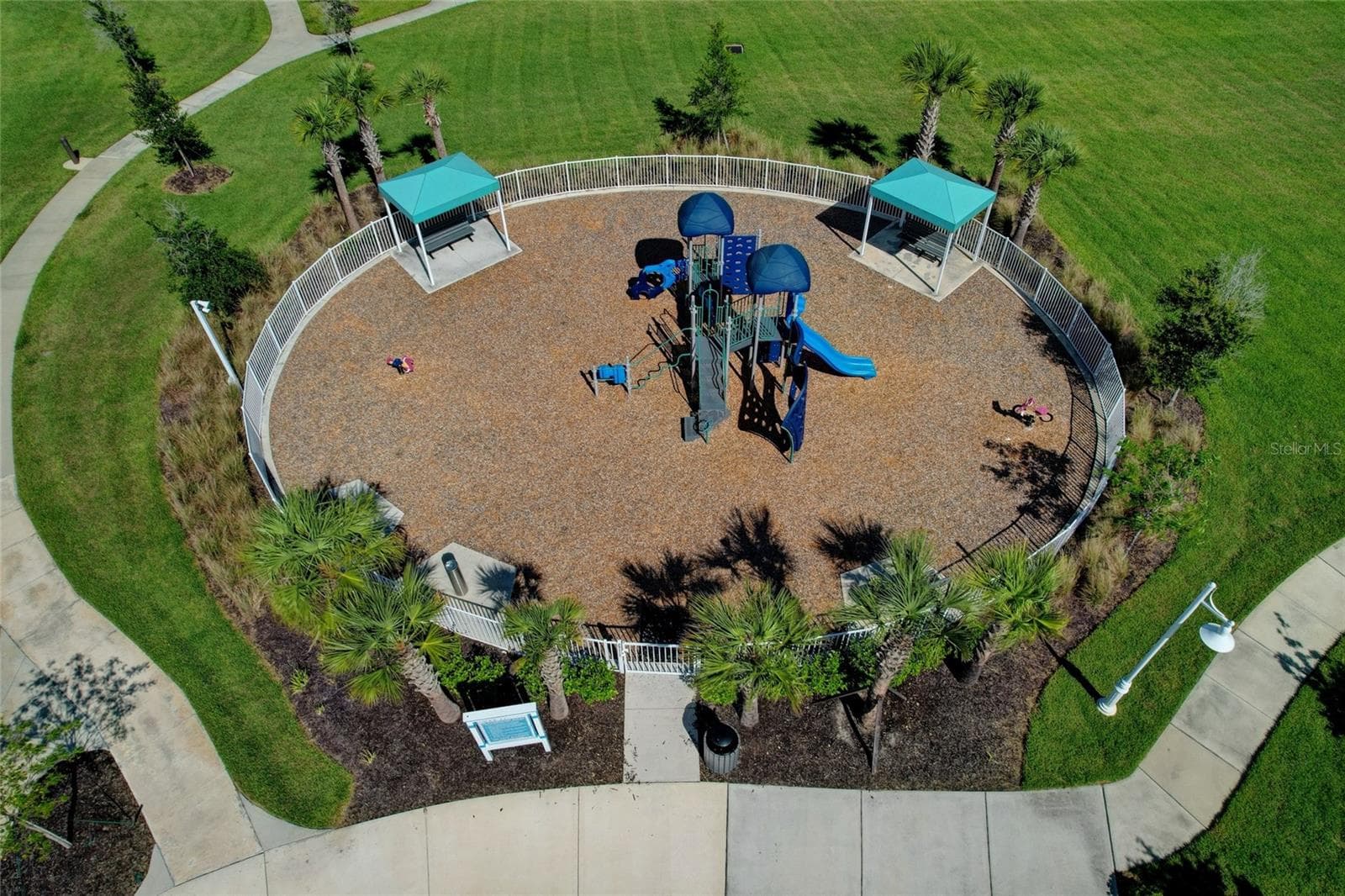 Gated Toddler Space - 10233 LAKE WALES CIR, SARASOTA