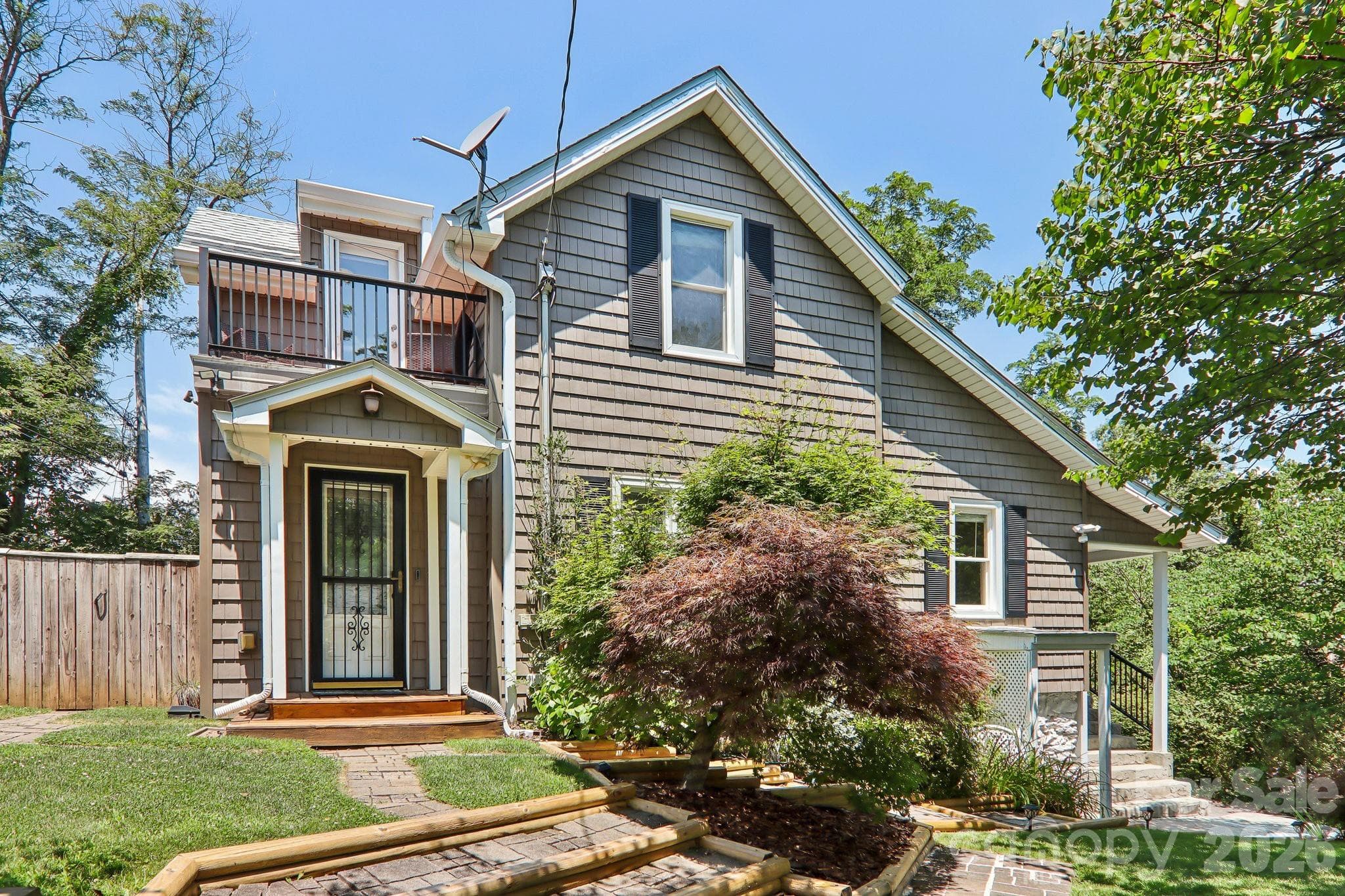 Single Family Residence at 23 Tuskeegee Street, Asheville, photo 6 of 45