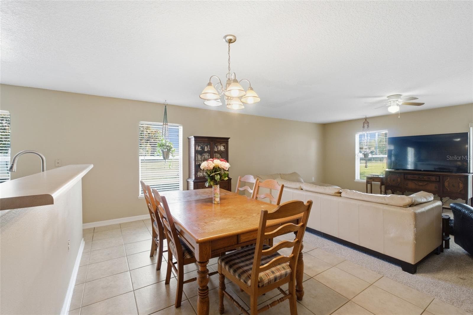 Dining/ livingroom - 516 CADIZ DR, GROVELAND