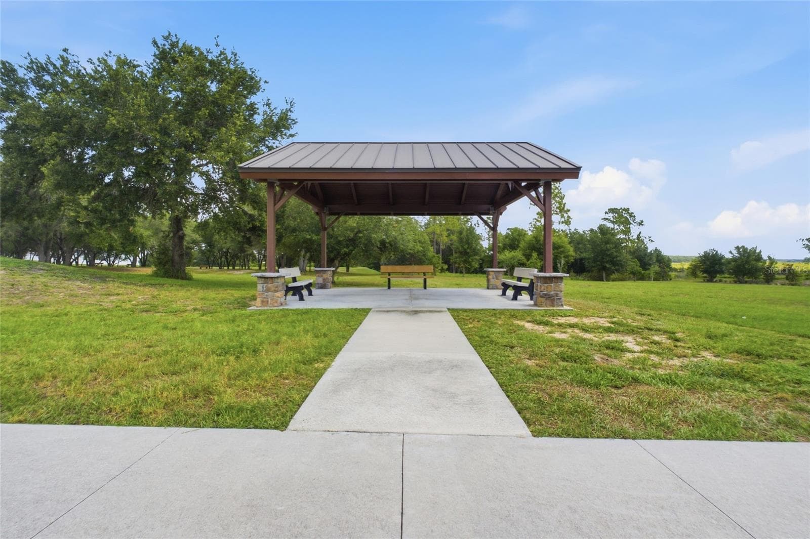 Community pavillion - 516 CADIZ DR, GROVELAND