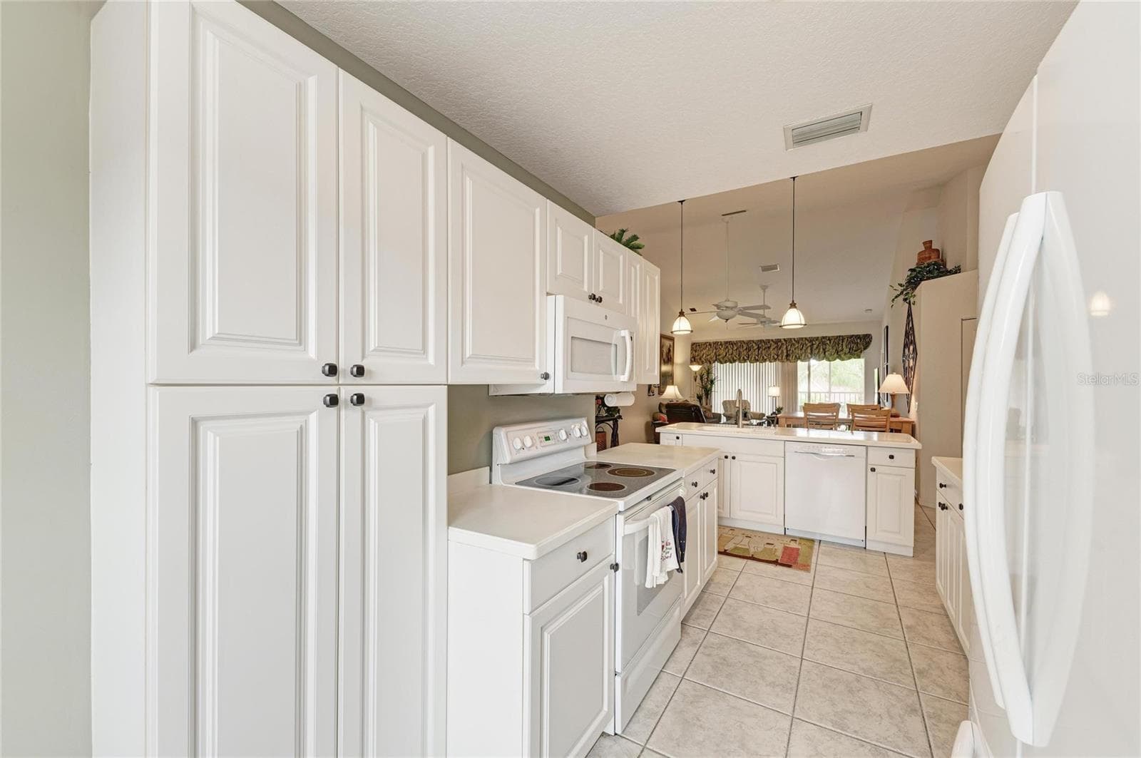 Condominium at 6821 FAIRVIEW TER #6821, BRADENTON, photo 16 of 78