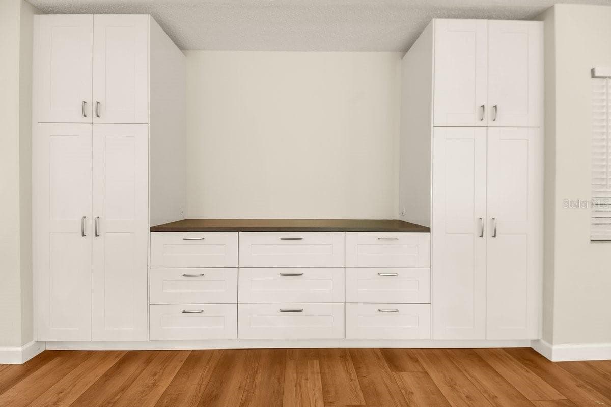 Custom Built Ins - 2753 ORCHID OAKS DR #104, SARASOTA