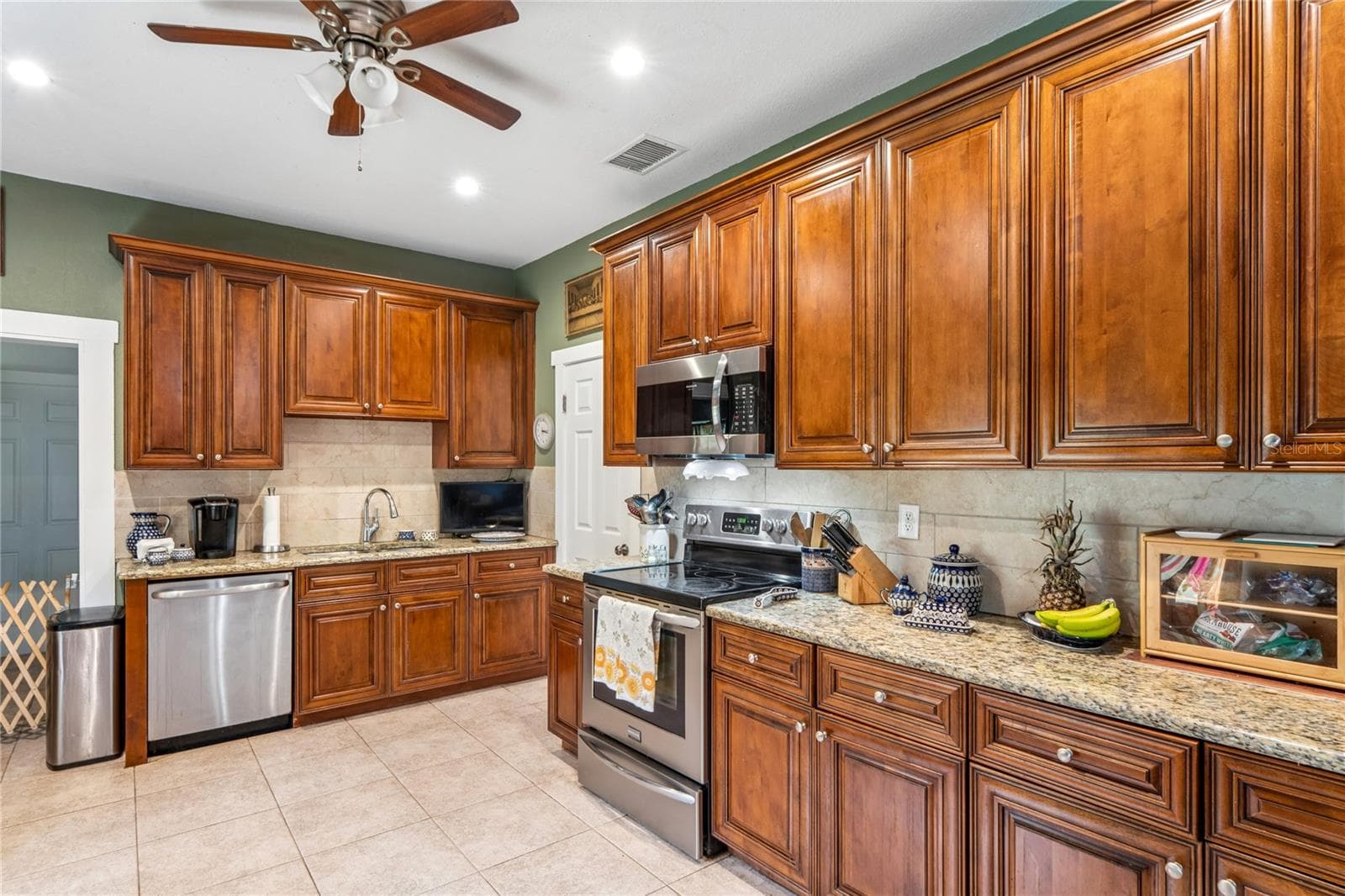 Single Family Residence at 6202 STAFFORD RD, PLANT CITY, photo 6 of 58
