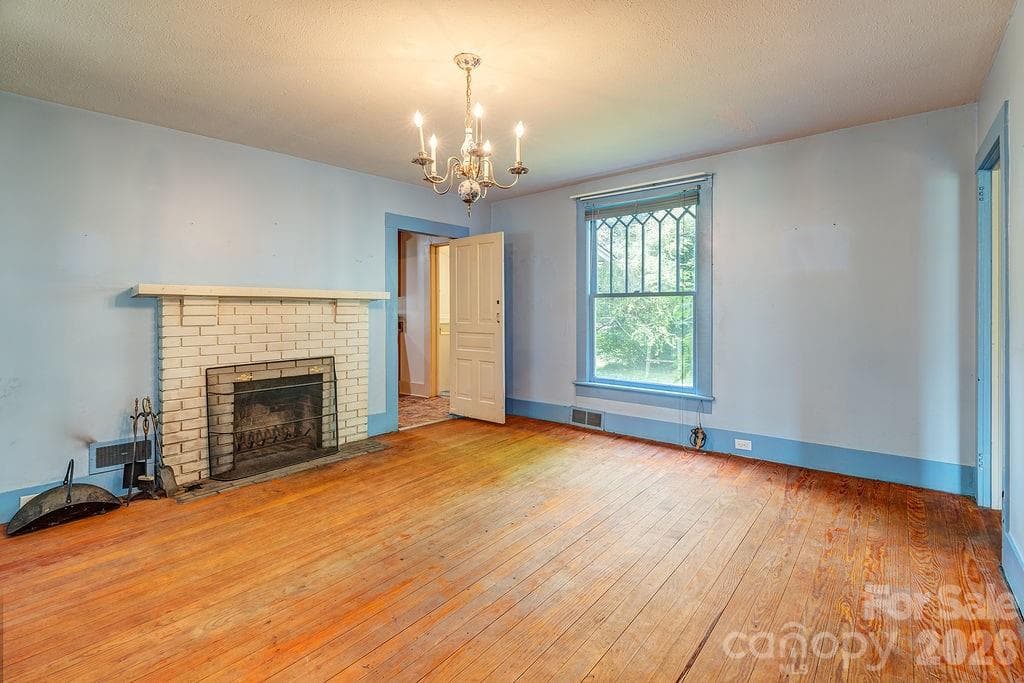 Single Family Residence at Asheville, photo 2 of 28