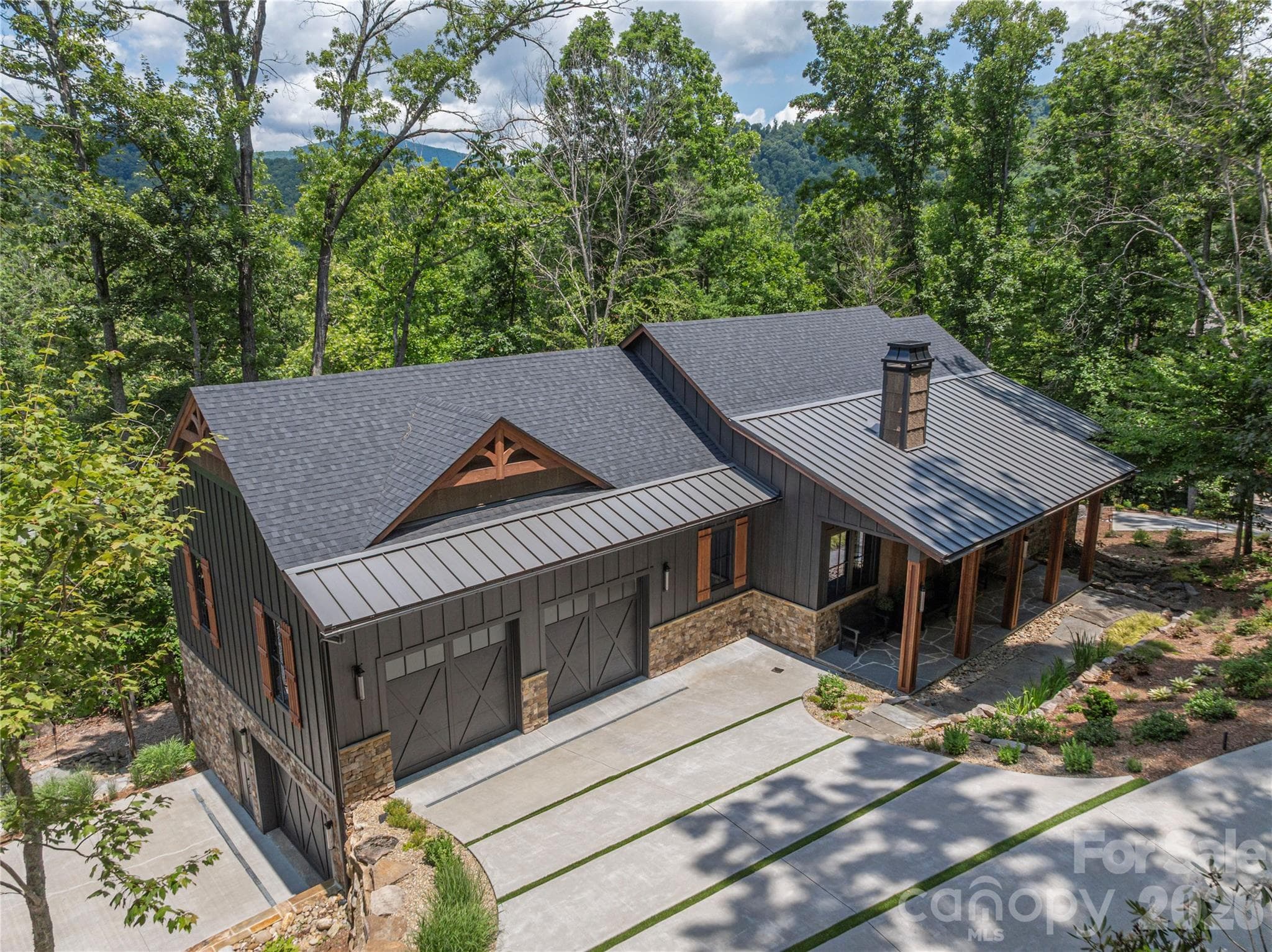 Single Family Residence at 28 Garren View Drive, Fairview, photo 2 of 47