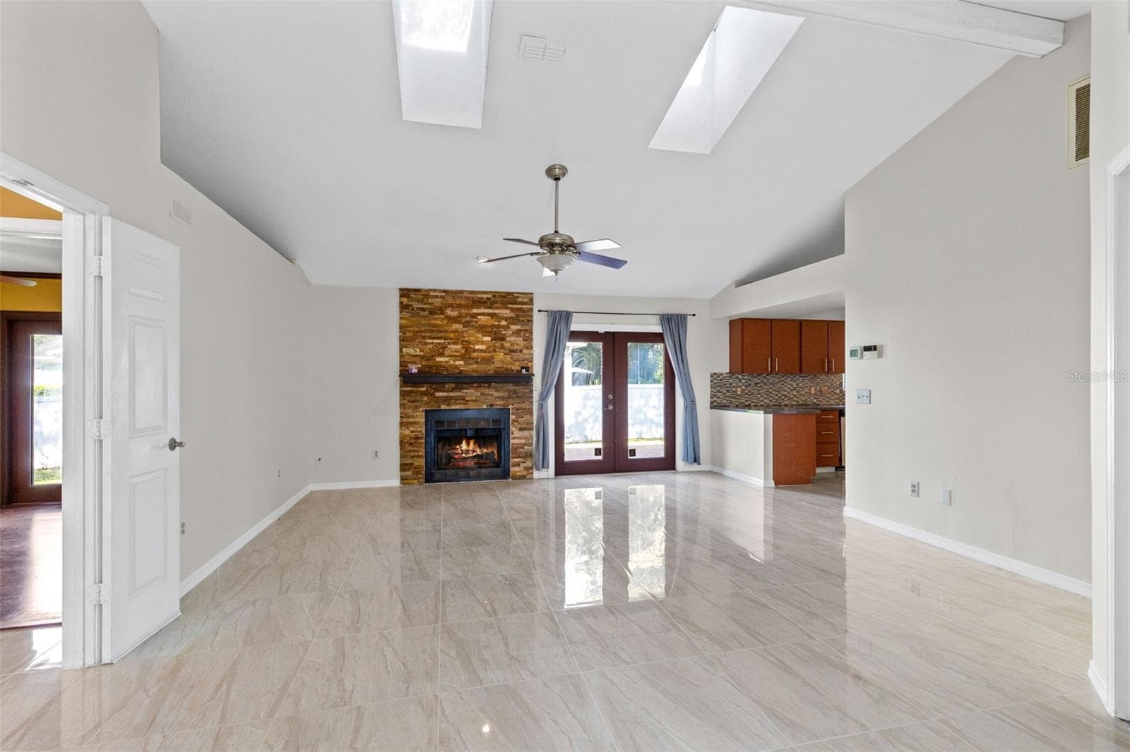 Single Family Residence at 2780 PASEO AVE, ORLANDO, photo 3 of 32