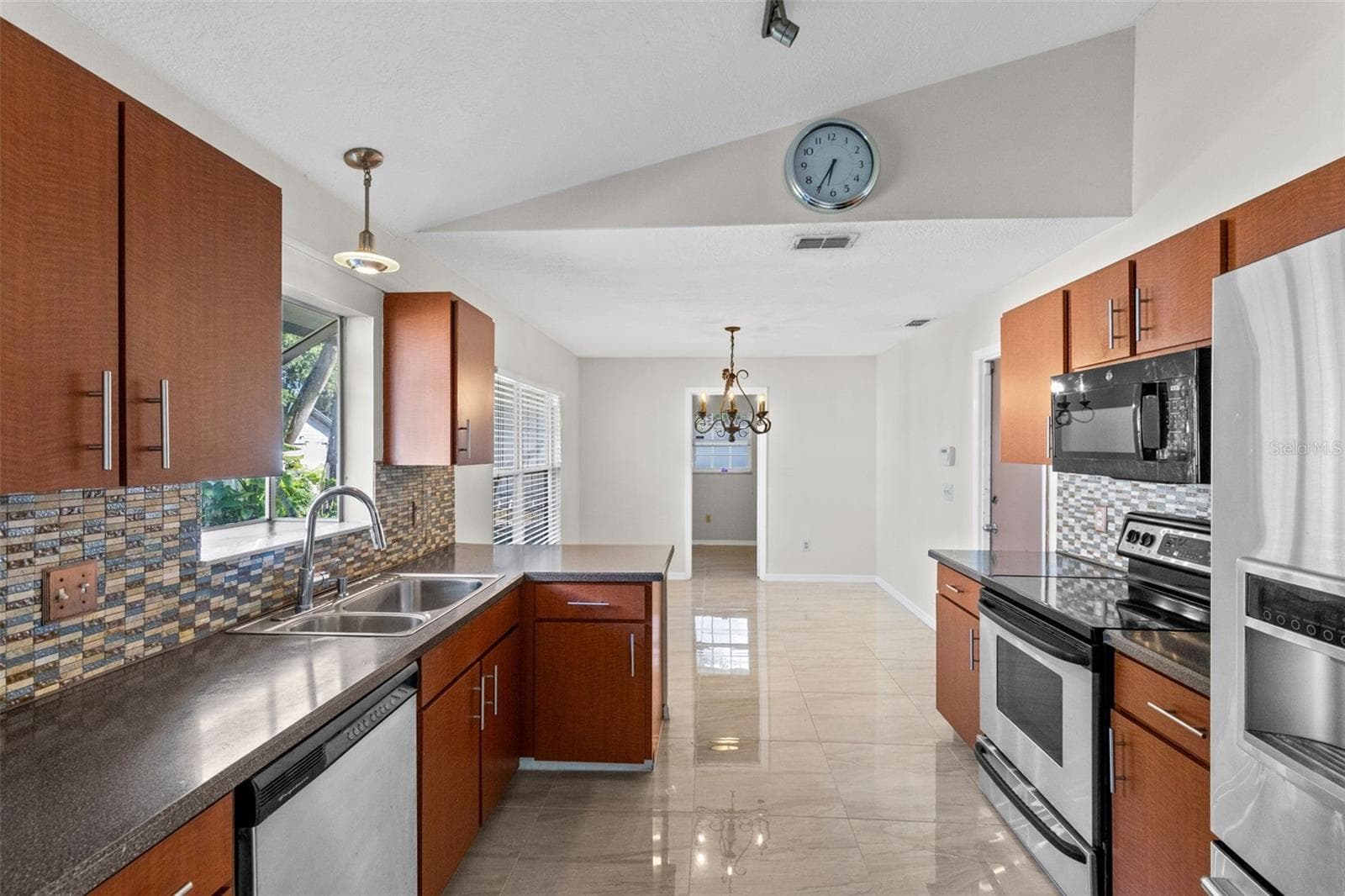 Single Family Residence at 2780 PASEO AVE, ORLANDO, photo 7 of 32