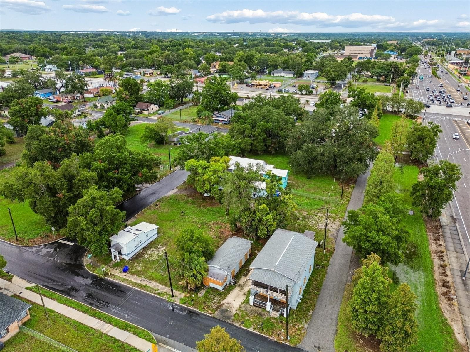 Triplex at 115 EMMA ST, LAKELAND, photo 4 of 10