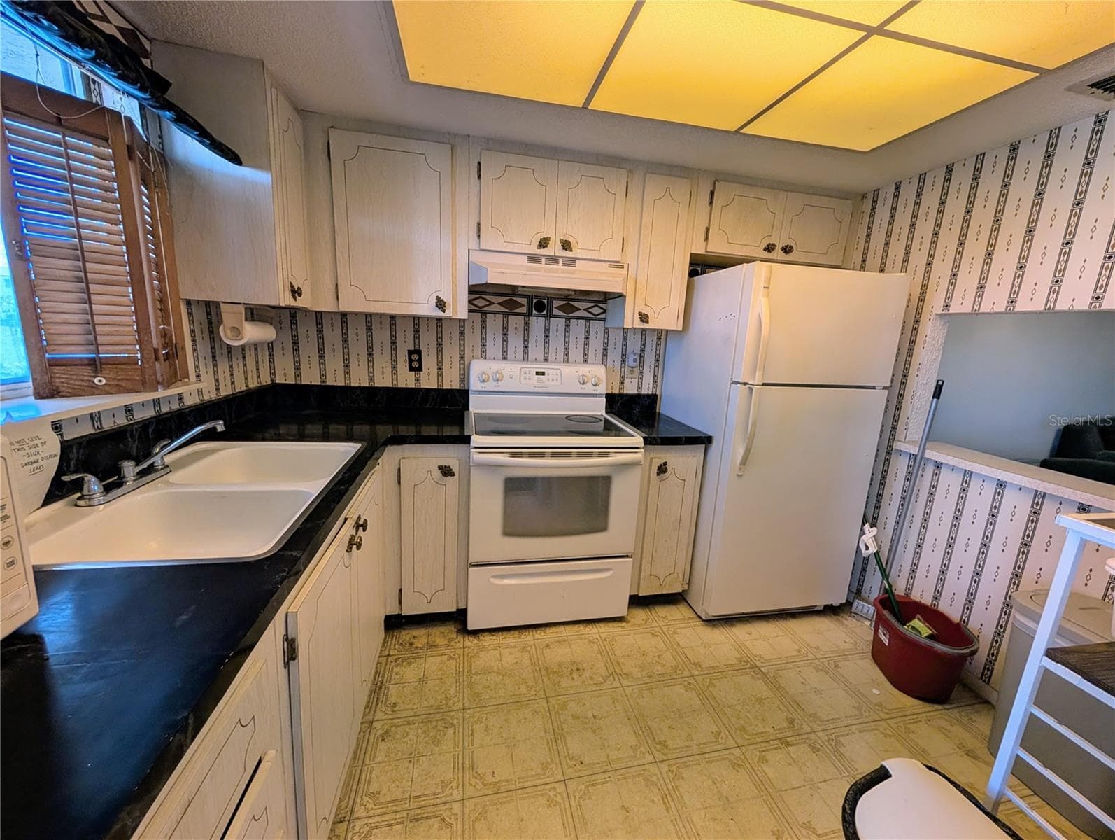 Condominium at 3714 LAKE BAYSHORE DR #K-418, BRADENTON, photo 6 of 33
