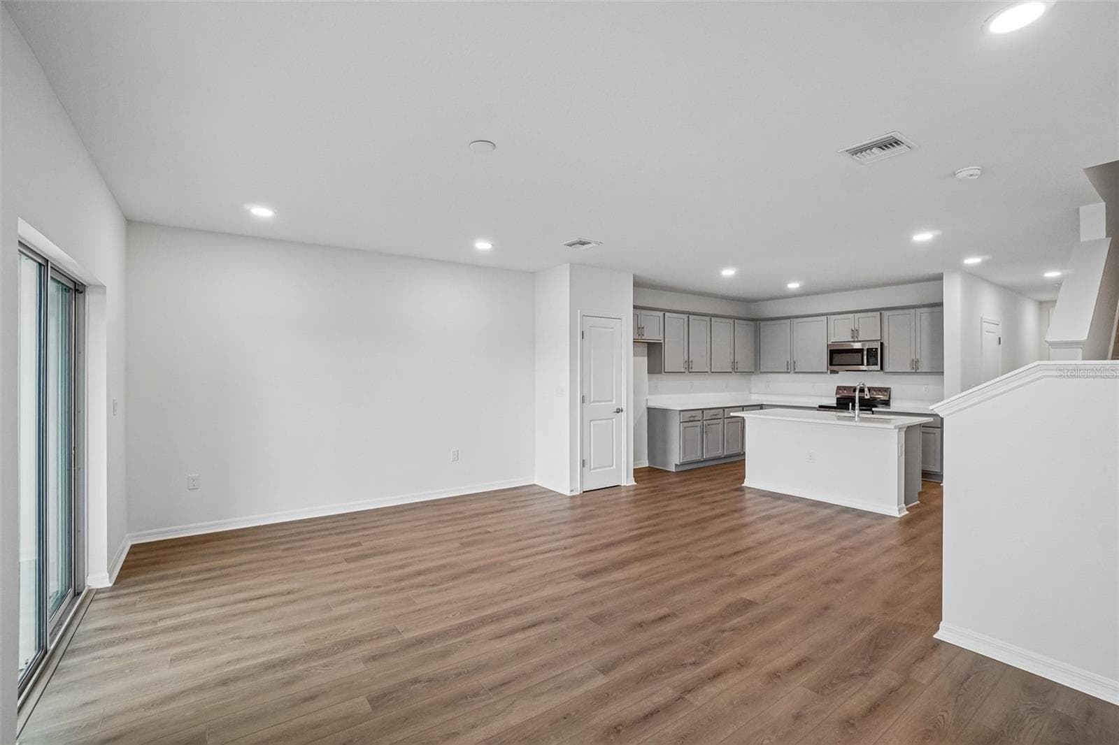 Townhouse at 6868 HOLCOMBE DOWN DR, ZEPHYRHILLS, photo 11 of 30