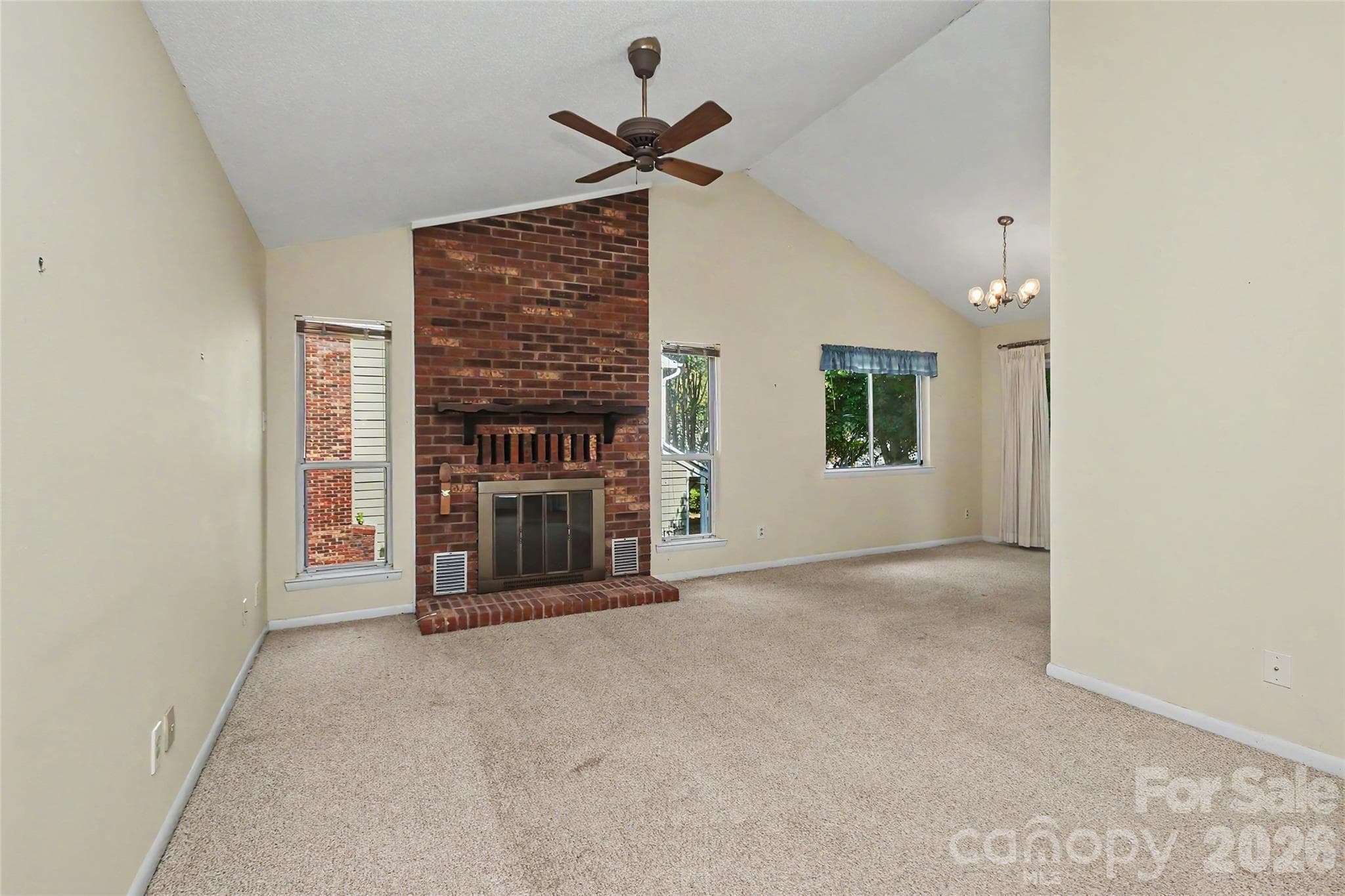 Townhouse at 807 Sardis Cove Drive, Charlotte, photo 6 of 35