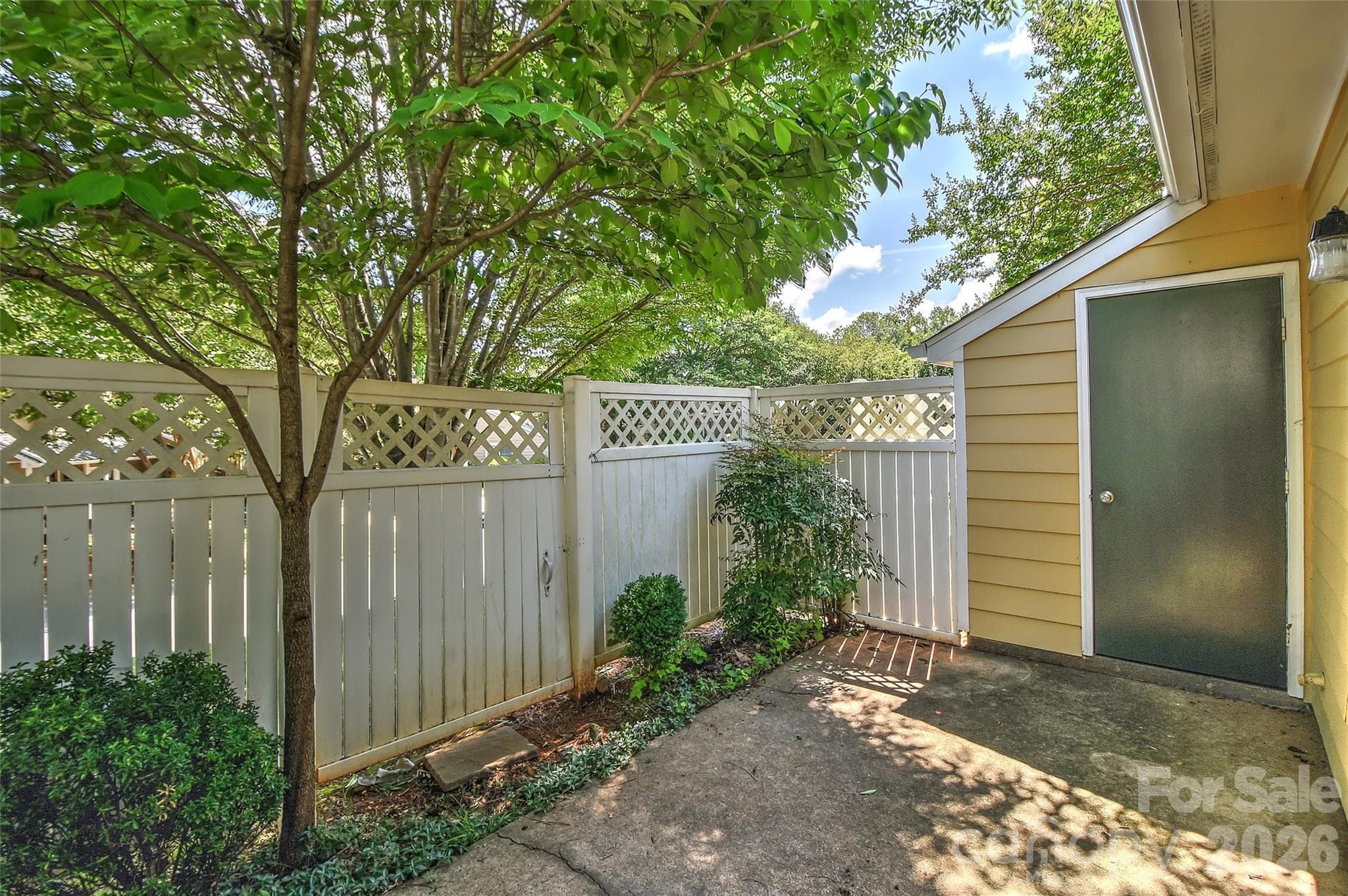 Townhouse at 807 Sardis Cove Drive, Charlotte, photo 28 of 35