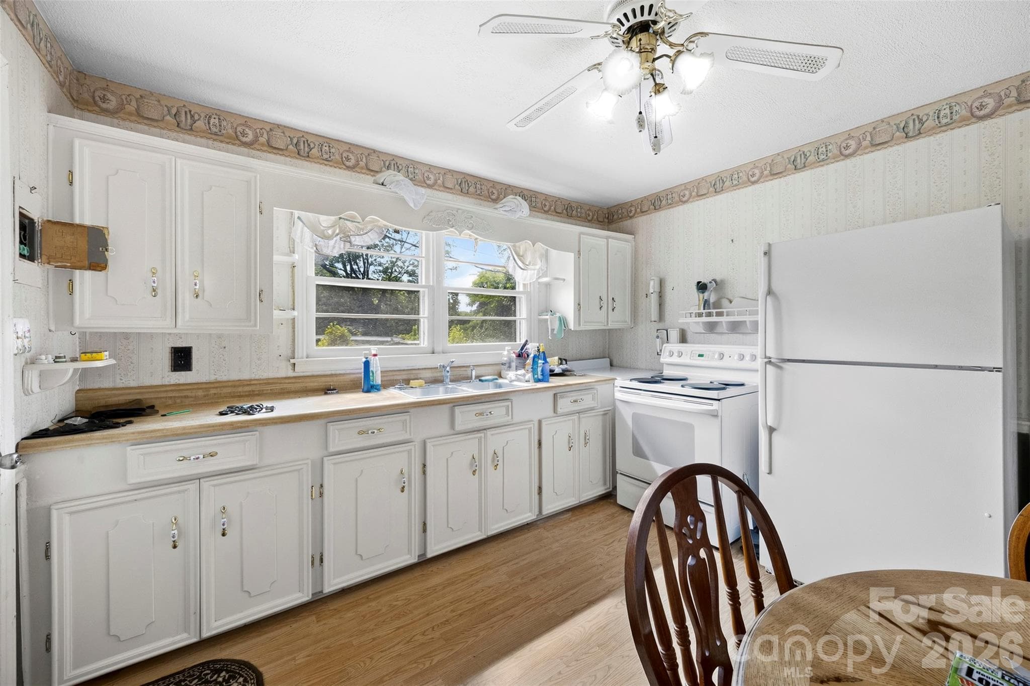 Single Family Residence at Gastonia, photo 10 of 23