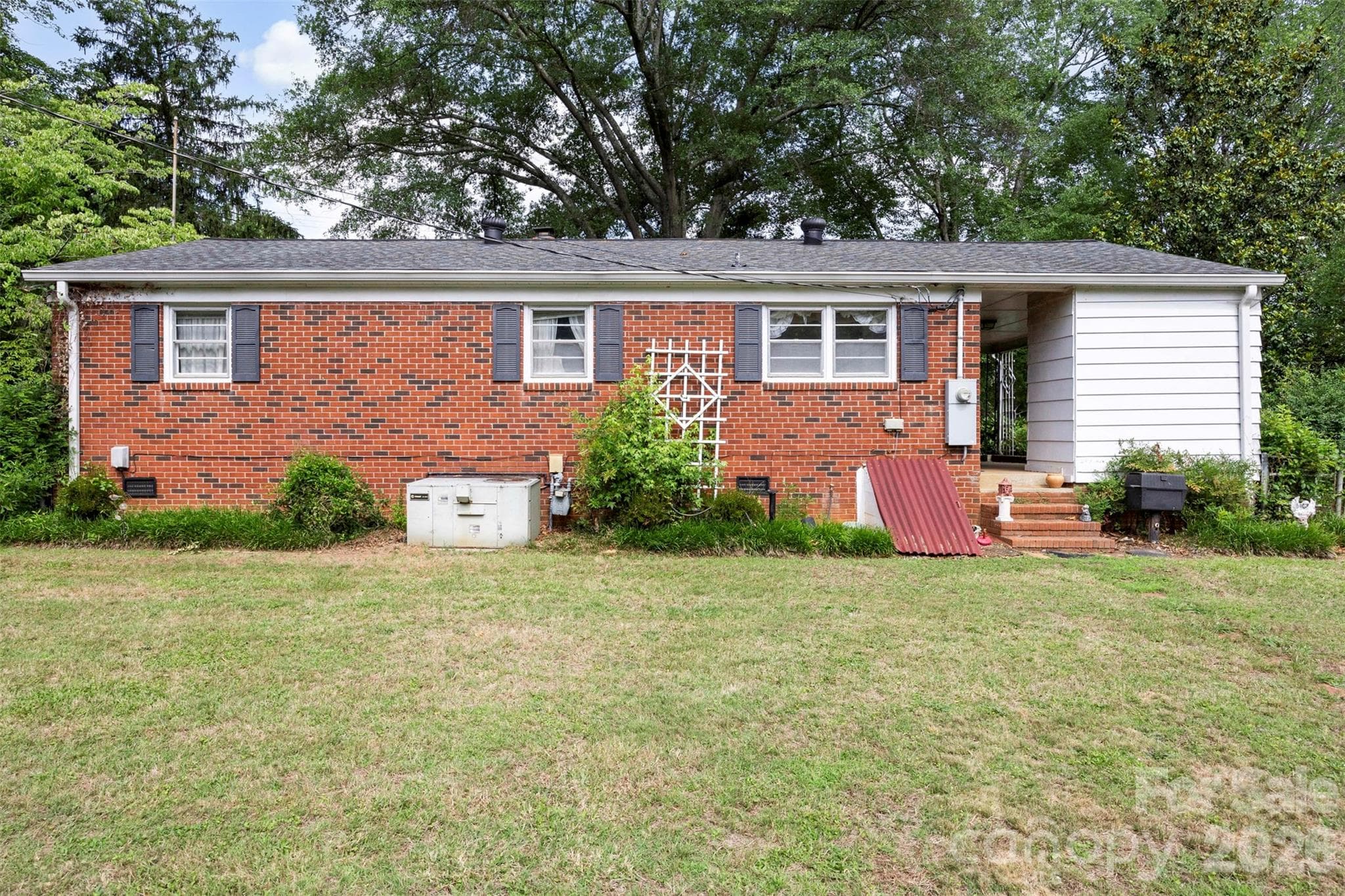 Single Family Residence at Gastonia, photo 13 of 23