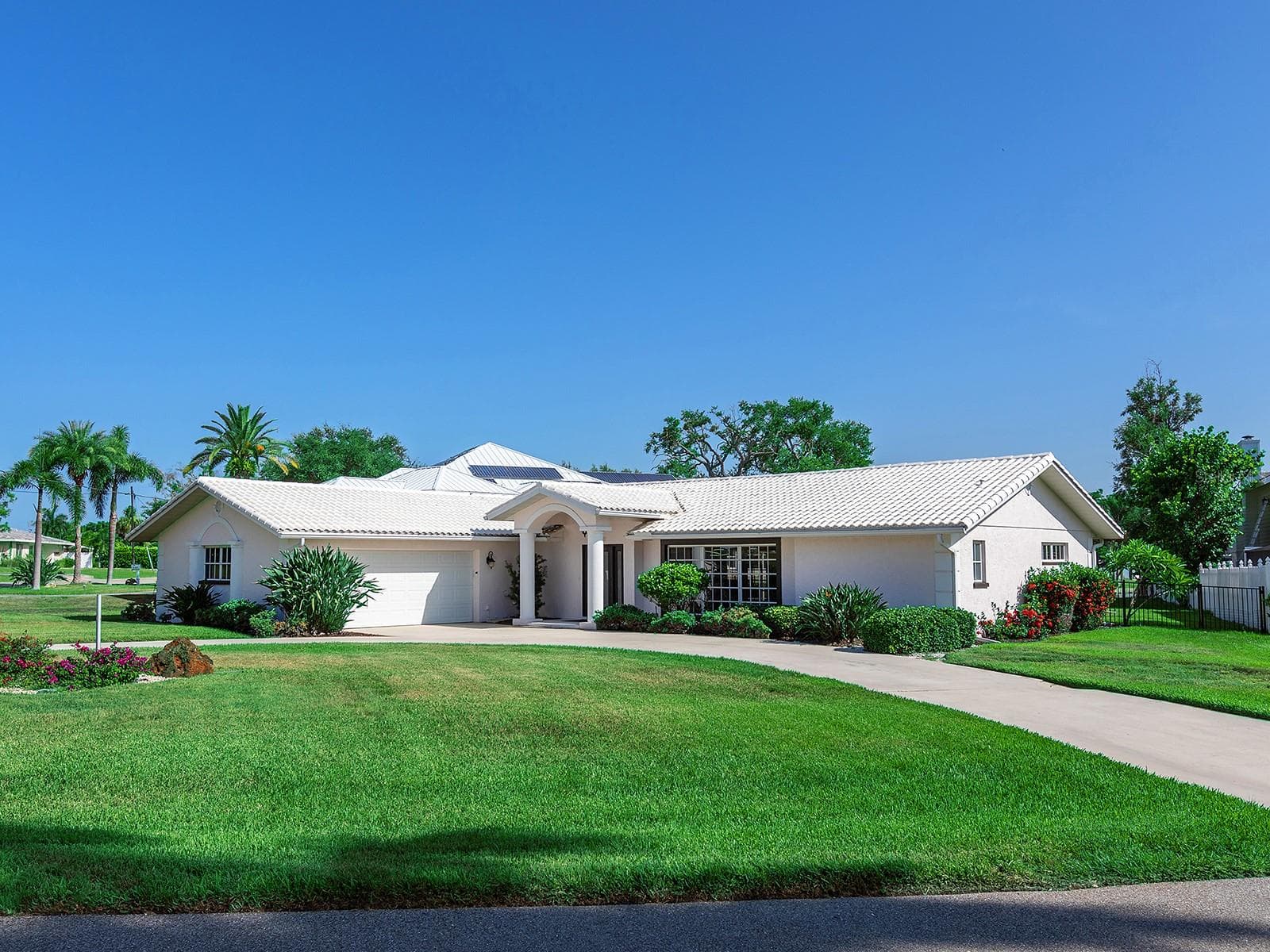 Front of 396 Bayshore Drive - 396 BAYSHORE DR, VENICE