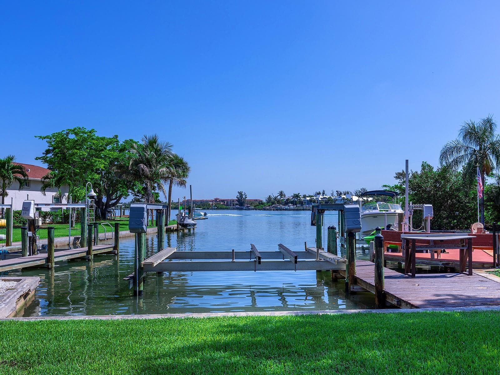 Water view towards Bay - 396 BAYSHORE DR, VENICE