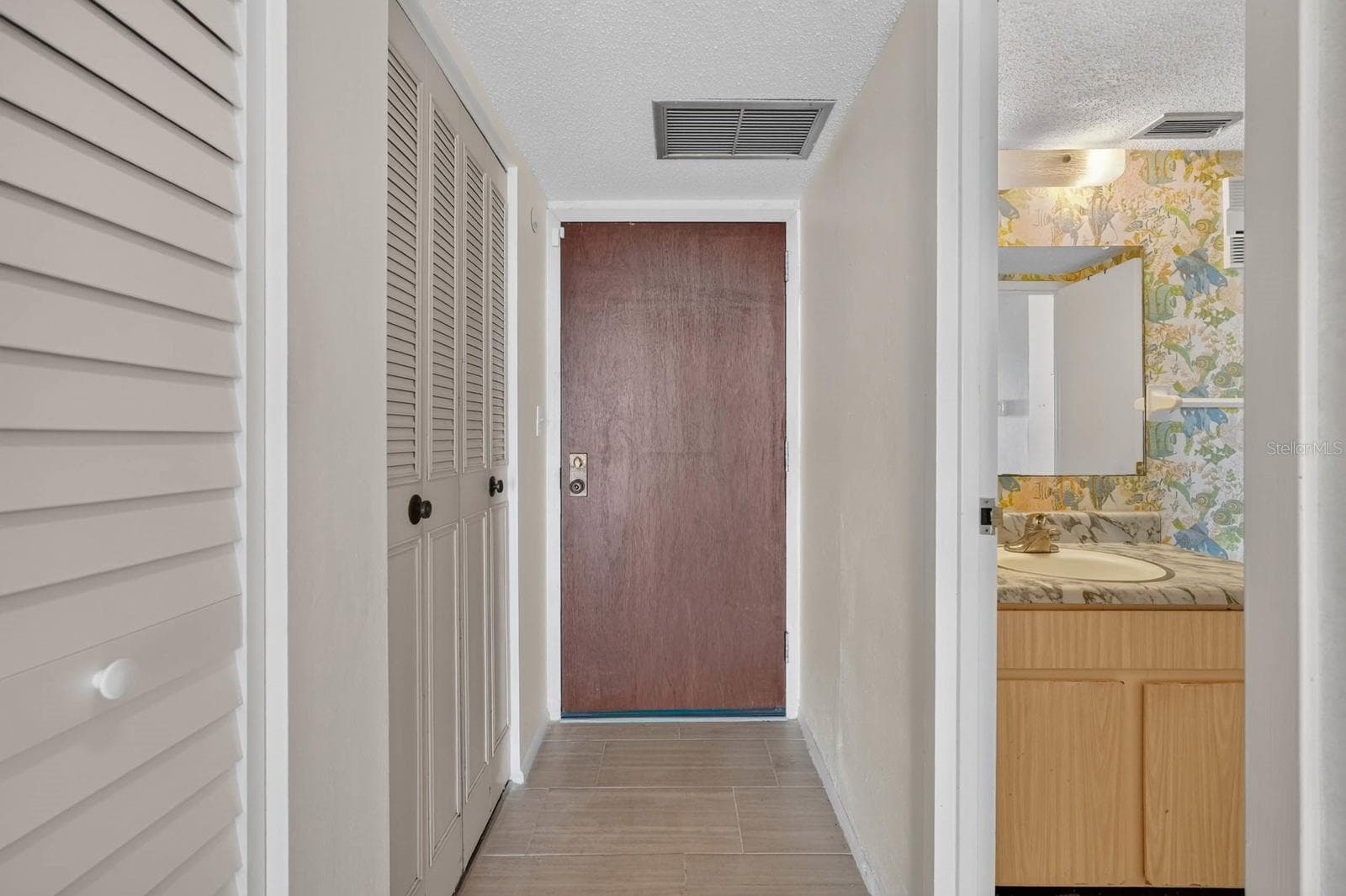 Condominium at 925 N HALIFAX AVE #710, DAYTONA BEACH, photo 5 of 37