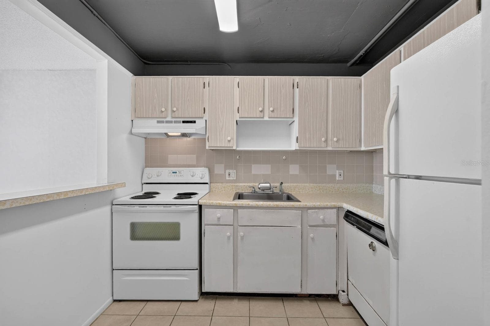 Condominium at 925 N HALIFAX AVE #710, DAYTONA BEACH, photo 11 of 37