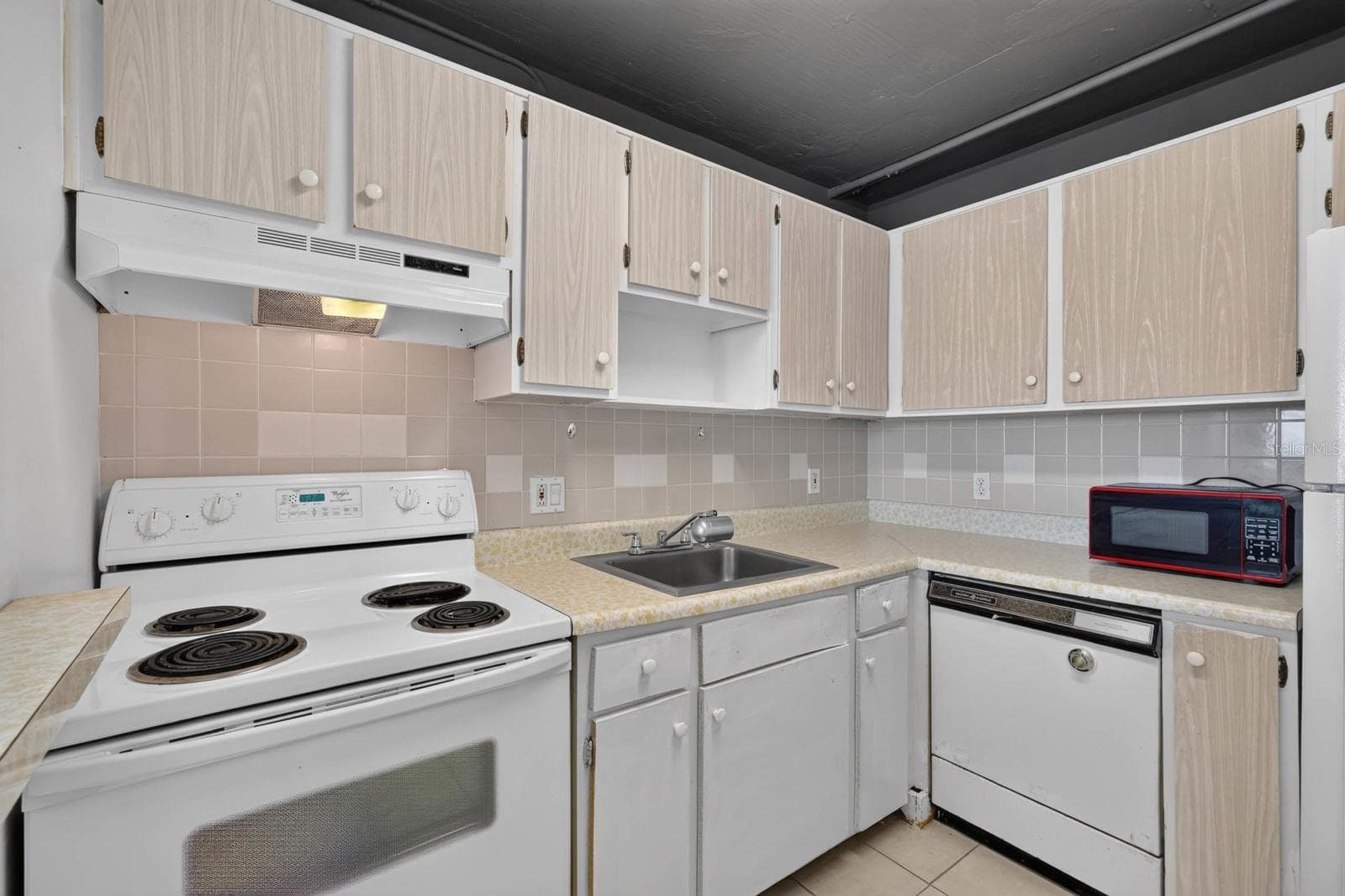 Condominium at 925 N HALIFAX AVE #710, DAYTONA BEACH, photo 12 of 37