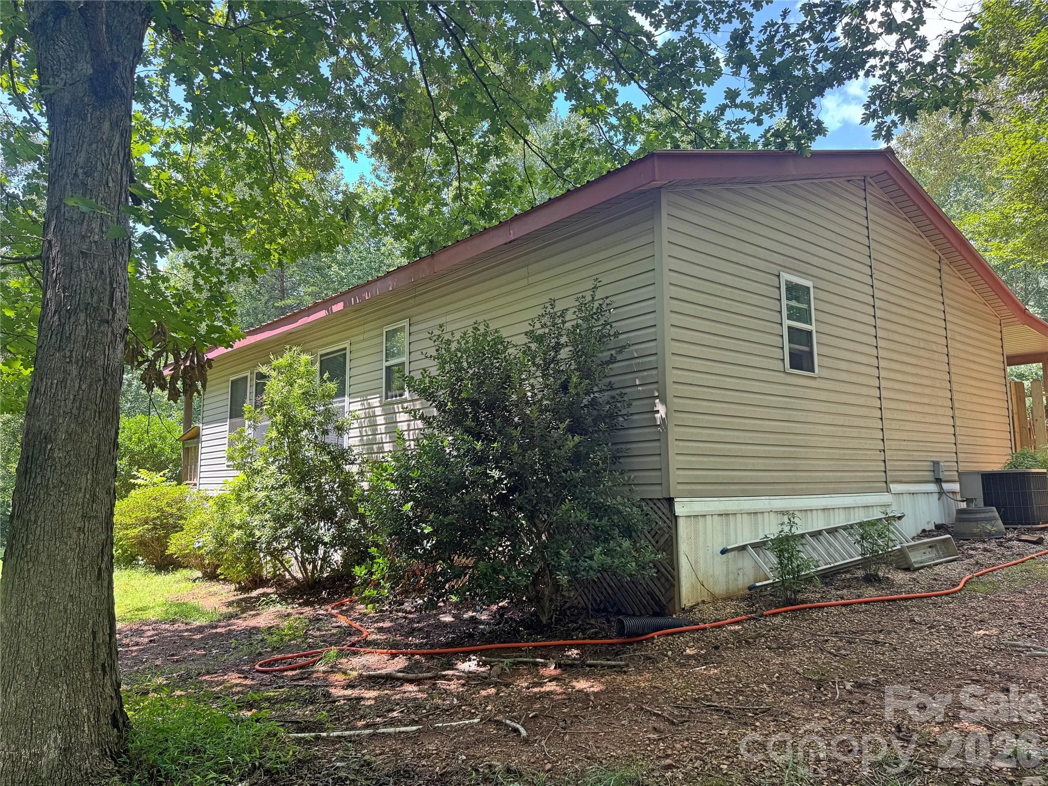 Single Family Residence at 173 Croom Hollow Drive, Nebo, photo 11 of 44