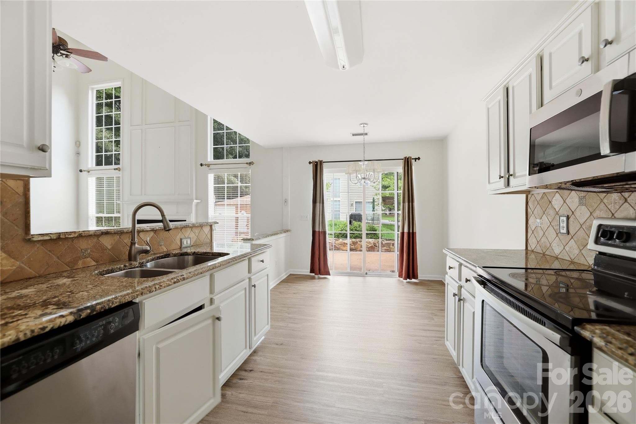 Single Family Residence at 11926 Hawick Valley Lane, Charlotte, photo 15 of 44