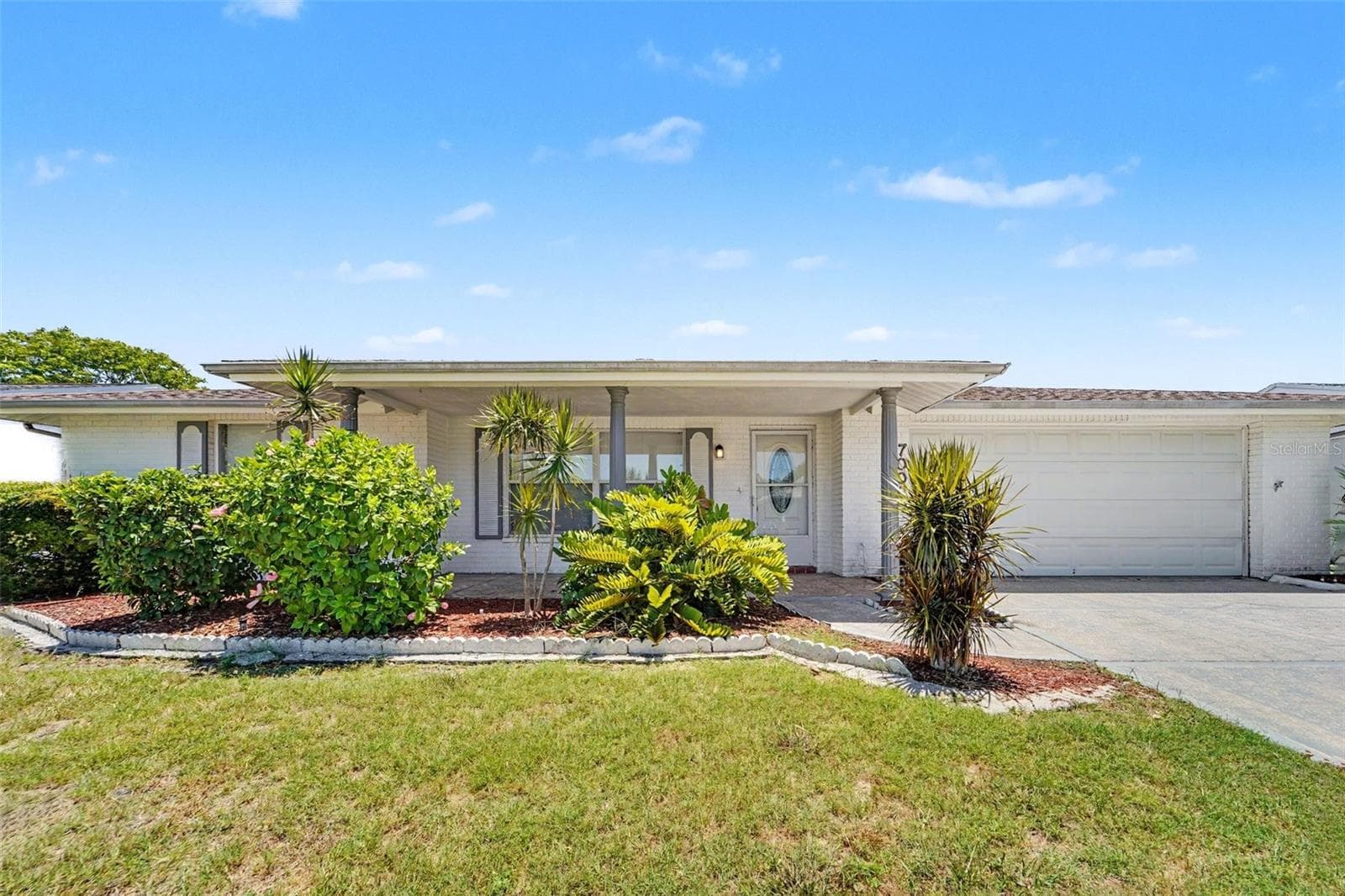 Single Family Residence at 7006 MAPLEHURST DR, PORT RICHEY, photo 2 of 19