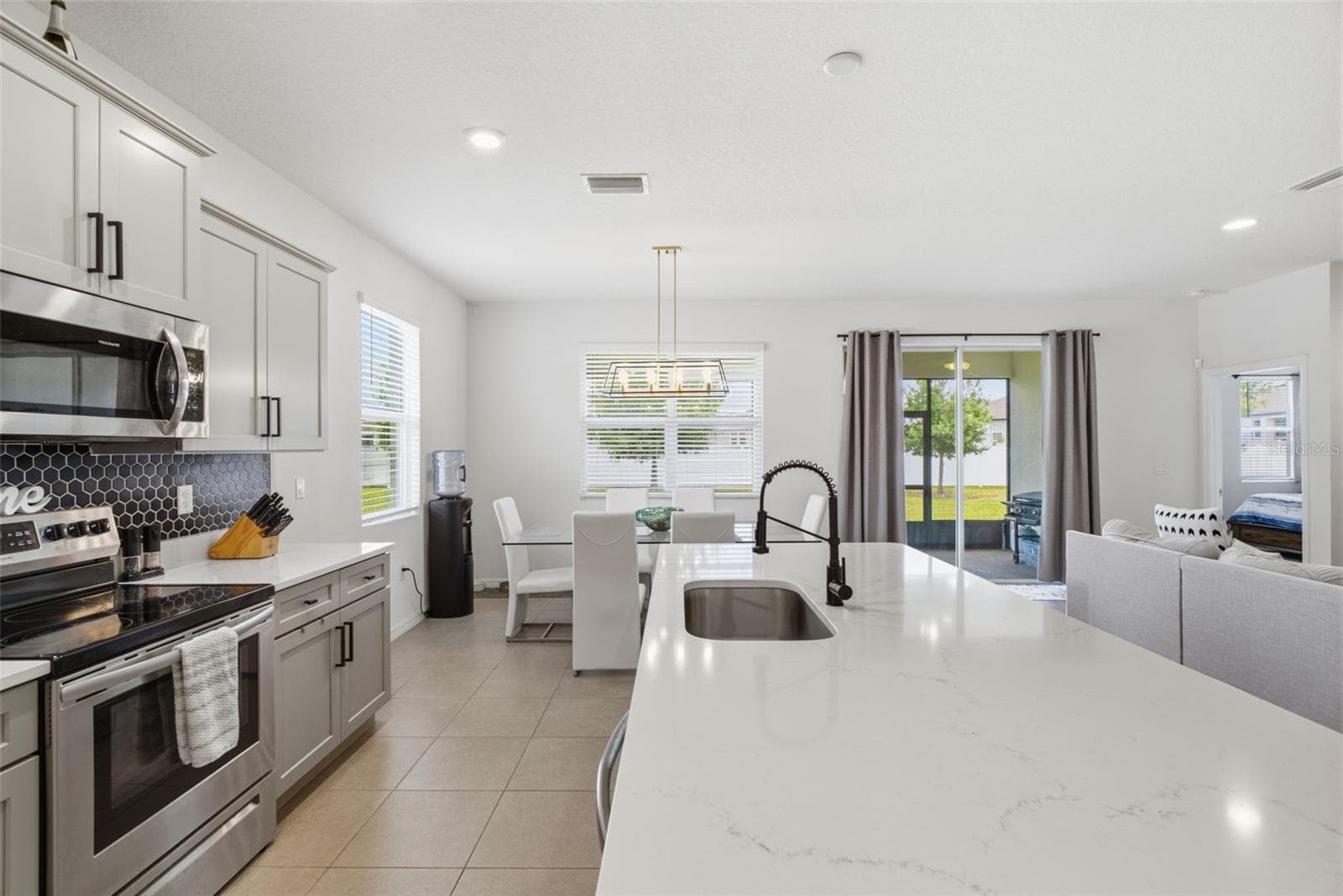 Single Family Residence at 13237 WATERLEAF GARDEN CIR, RIVERVIEW, photo 12 of 69