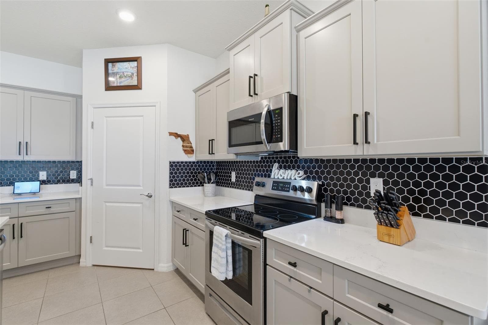 Single Family Residence at 13237 WATERLEAF GARDEN CIR, RIVERVIEW, photo 14 of 69