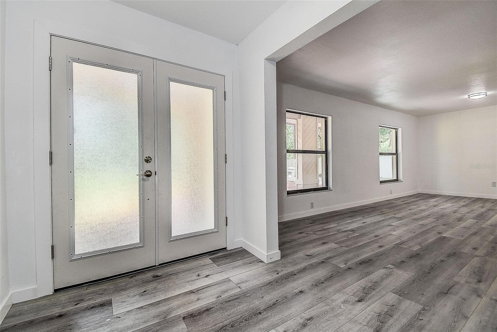 Single Family Residence at 9404 W HAMILTON AVE, TAMPA, photo 2 of 25