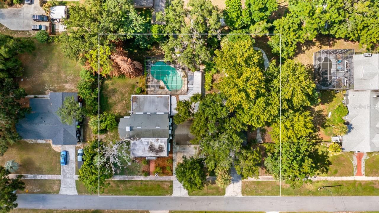 4 Bdrm, 2.5 Bath Home with Inground Pool - 127 E LAUREL AVE, HOWEY IN THE HILLS