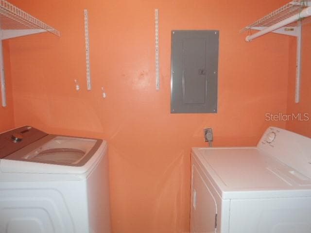 laundry room - 2700 COVE CAY DR #5D, CLEARWATER