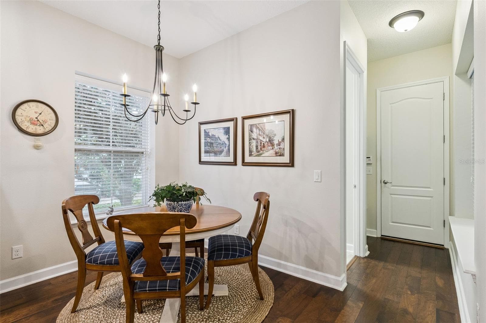 Eat In Kitchen and Entrance to Garage - 844 OAKLAND PARK BLVD, WINTER GARDEN