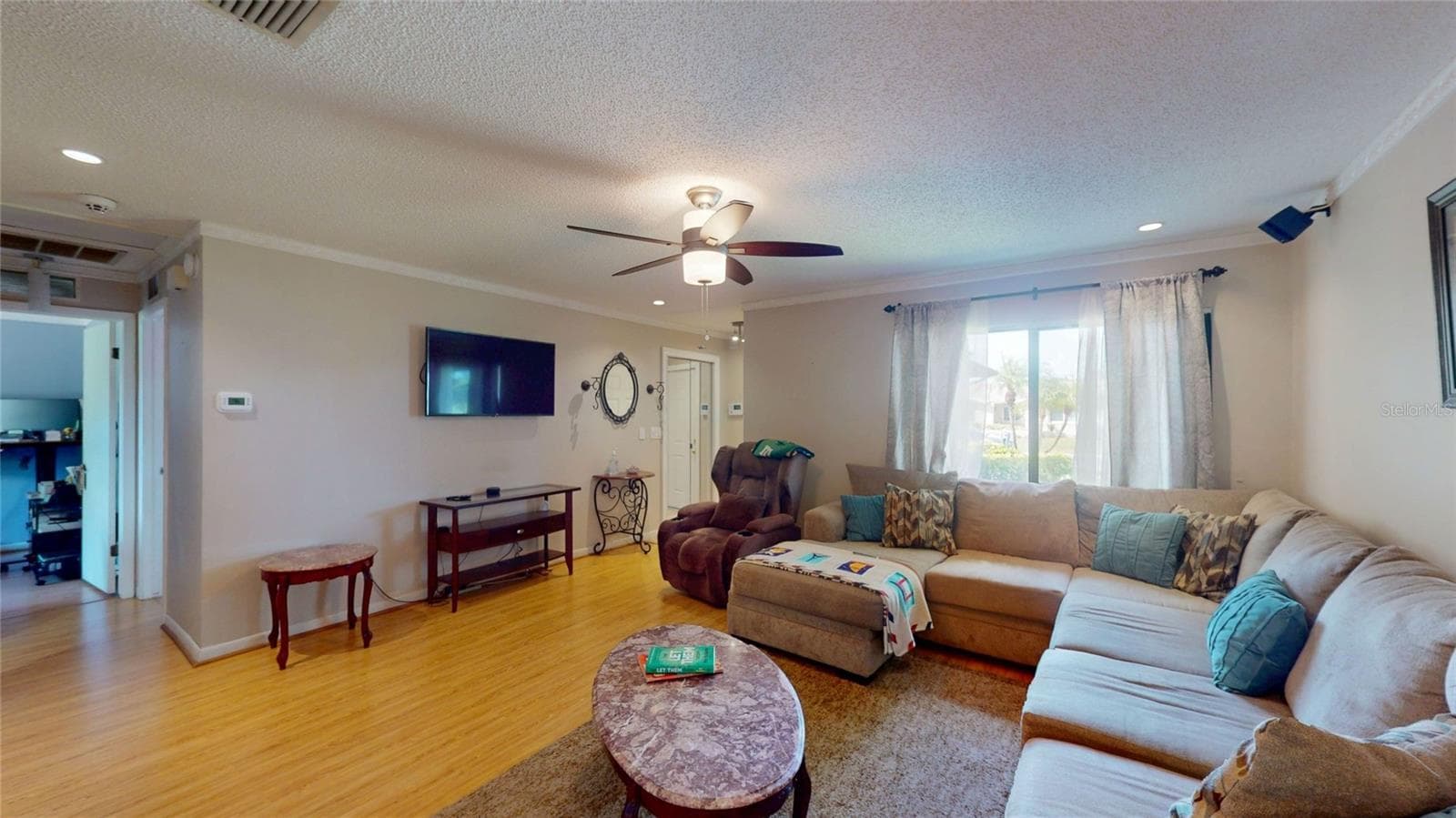 Great Room - 6960 PINECREST LN N, PINELLAS PARK