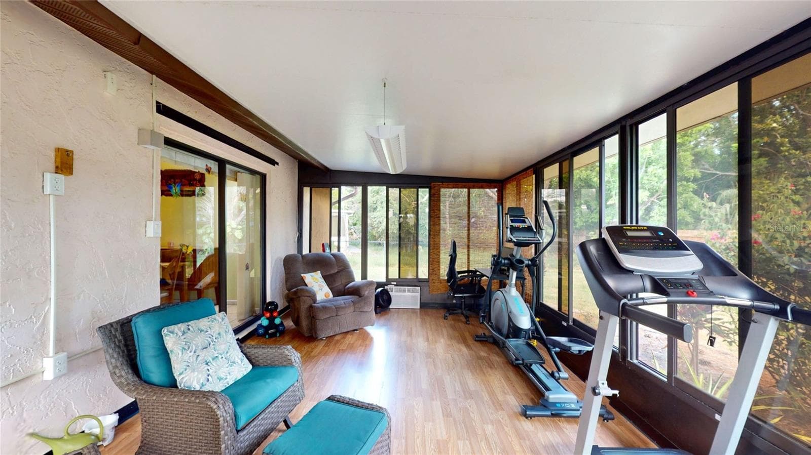 Florida Room - 6960 PINECREST LN N, PINELLAS PARK