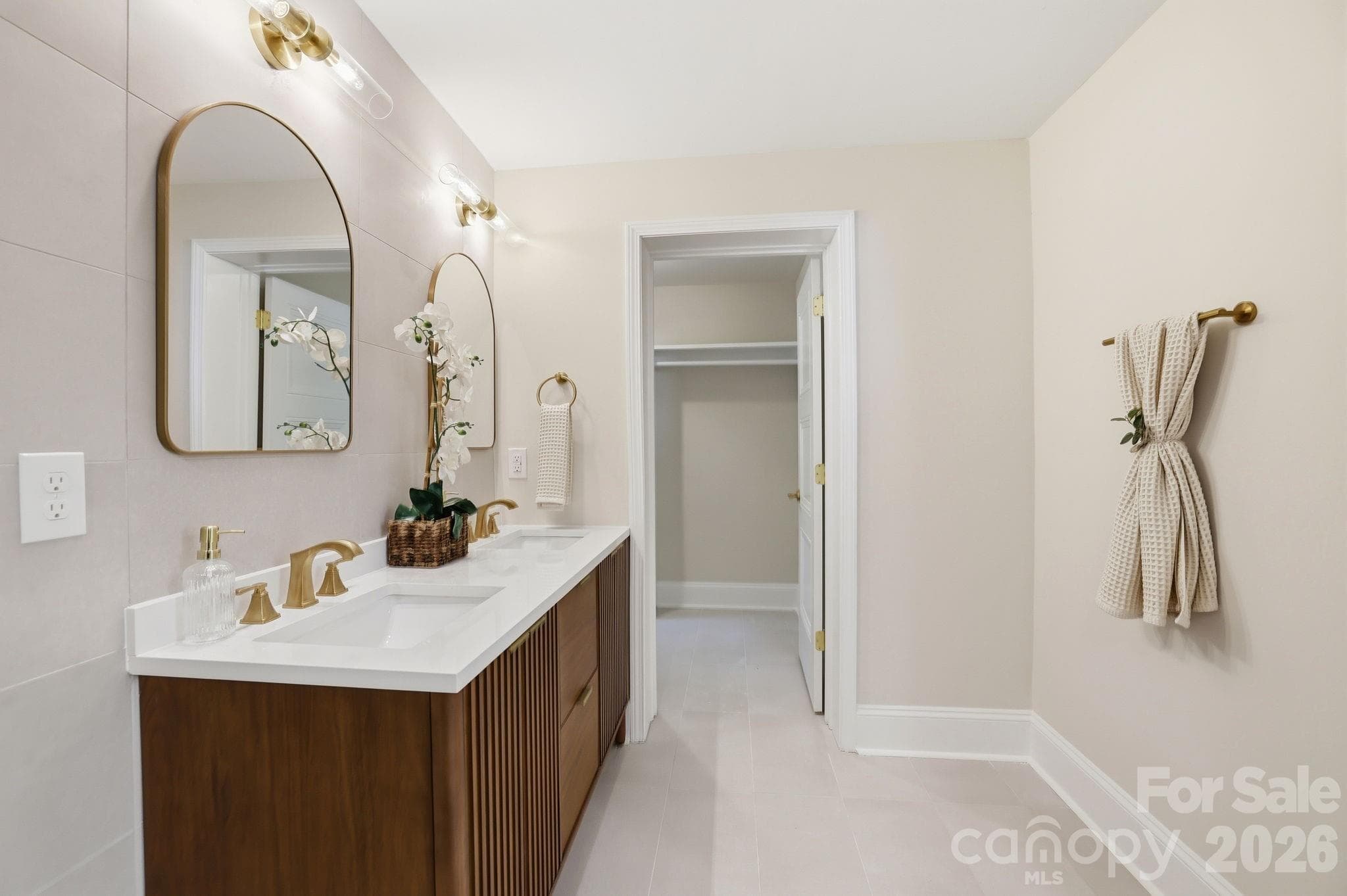Single Family Residence at 5515 Doncaster Drive, Charlotte, photo 10 of 22