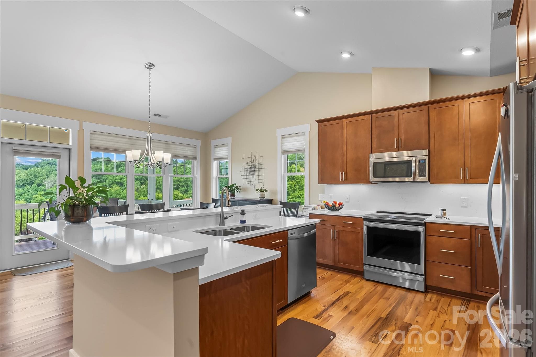 Single Family Residence at 15 Craftsman View Drive, Asheville, photo 12 of 36