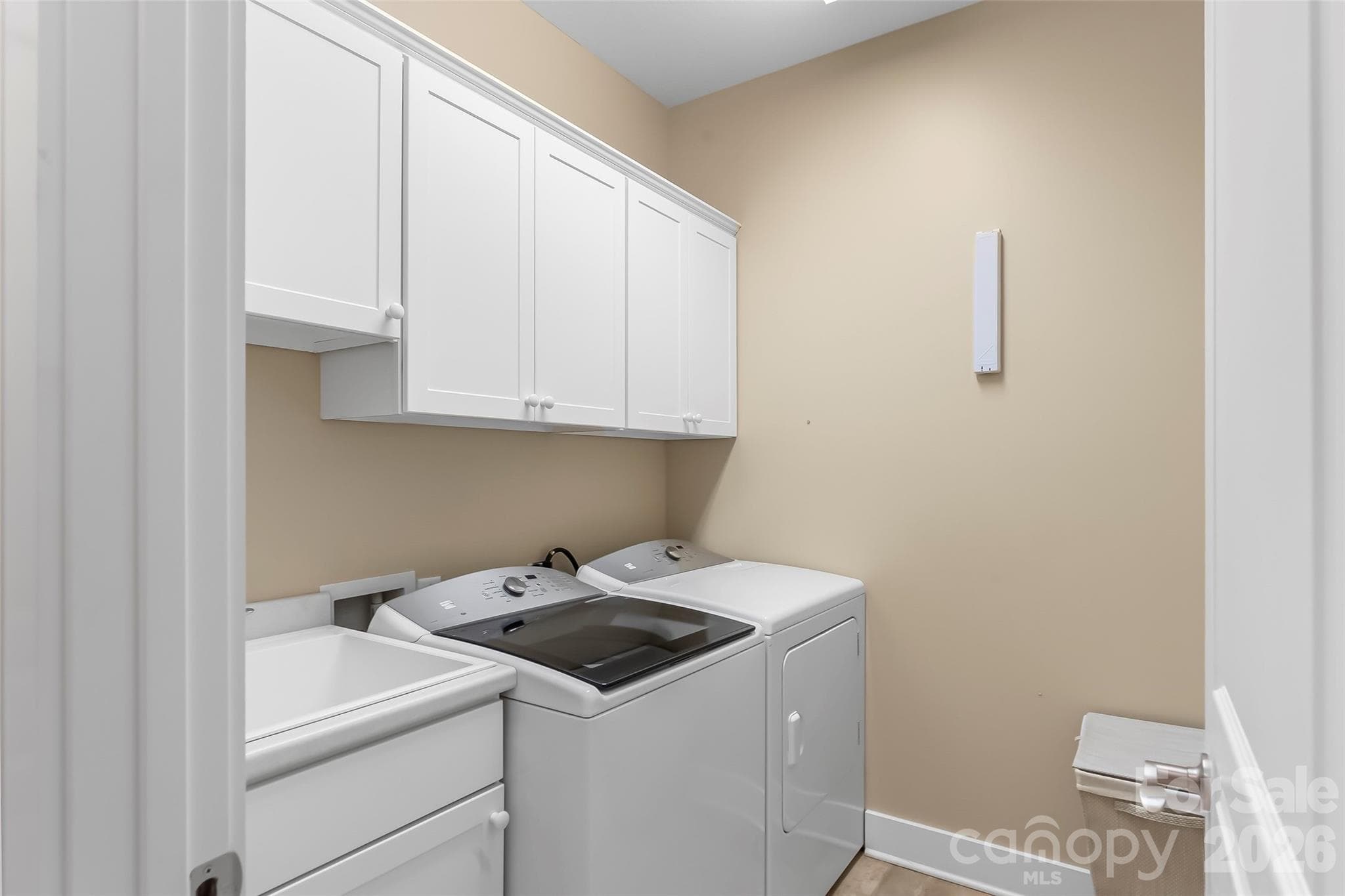 Laundry room with sink - 15 Craftsman View Drive, Asheville