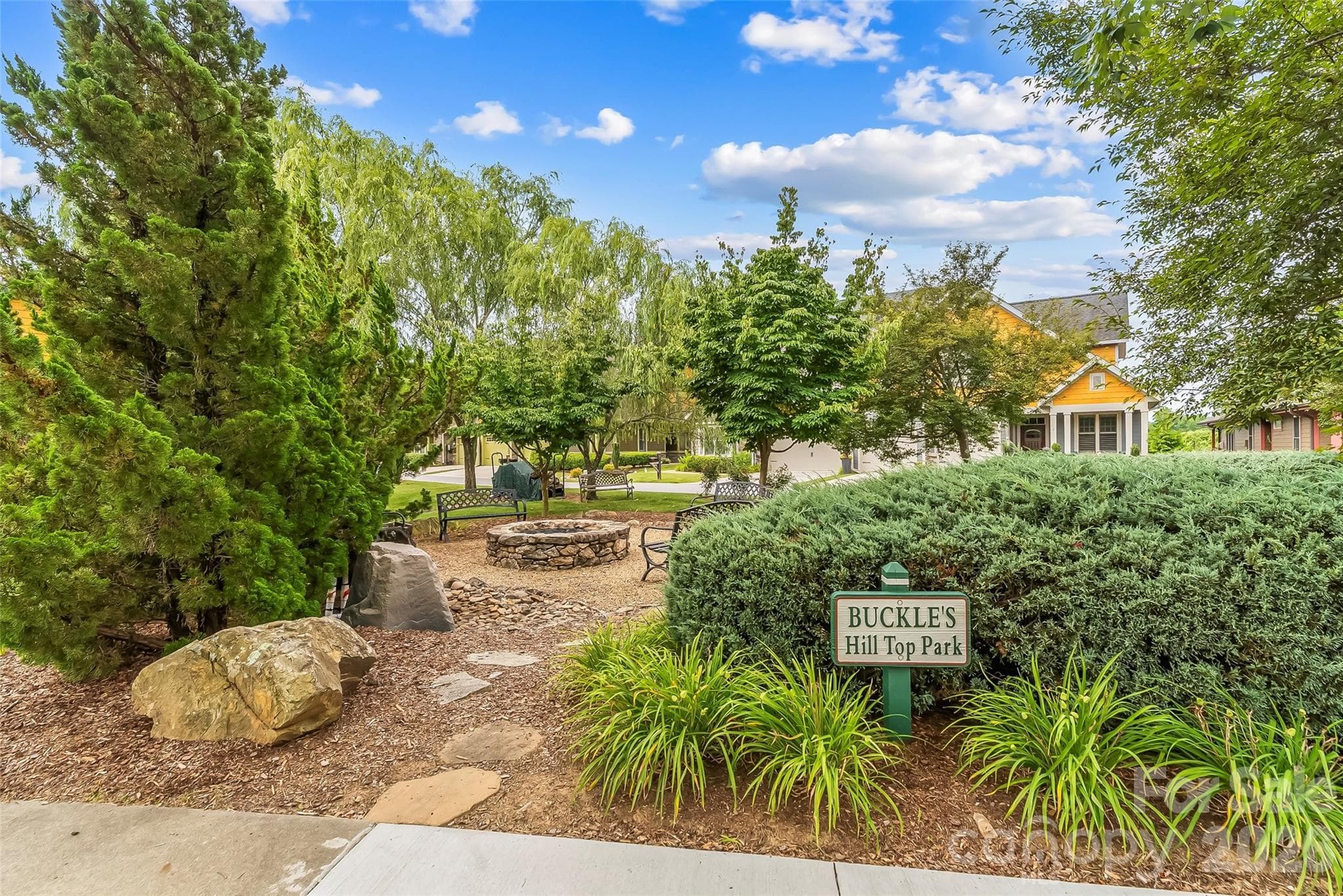 Community recreation area with firepit - 15 Craftsman View Drive, Asheville