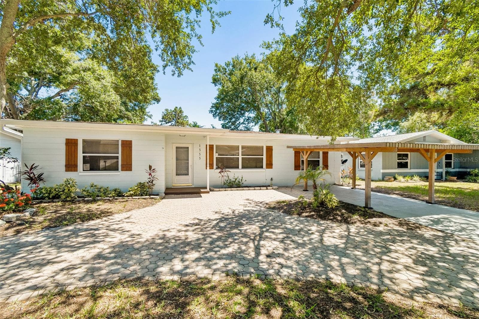 Single Family Residence at 1555 MAGNOLIA DR, CLEARWATER, photo 2 of 57