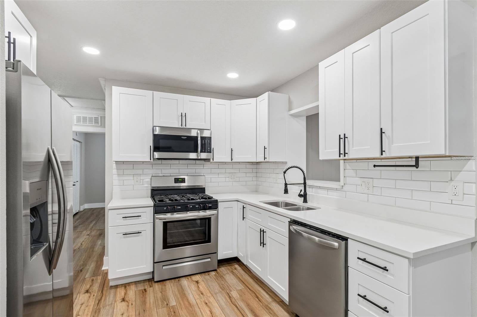 Single Family Residence at 1555 MAGNOLIA DR, CLEARWATER, photo 13 of 57