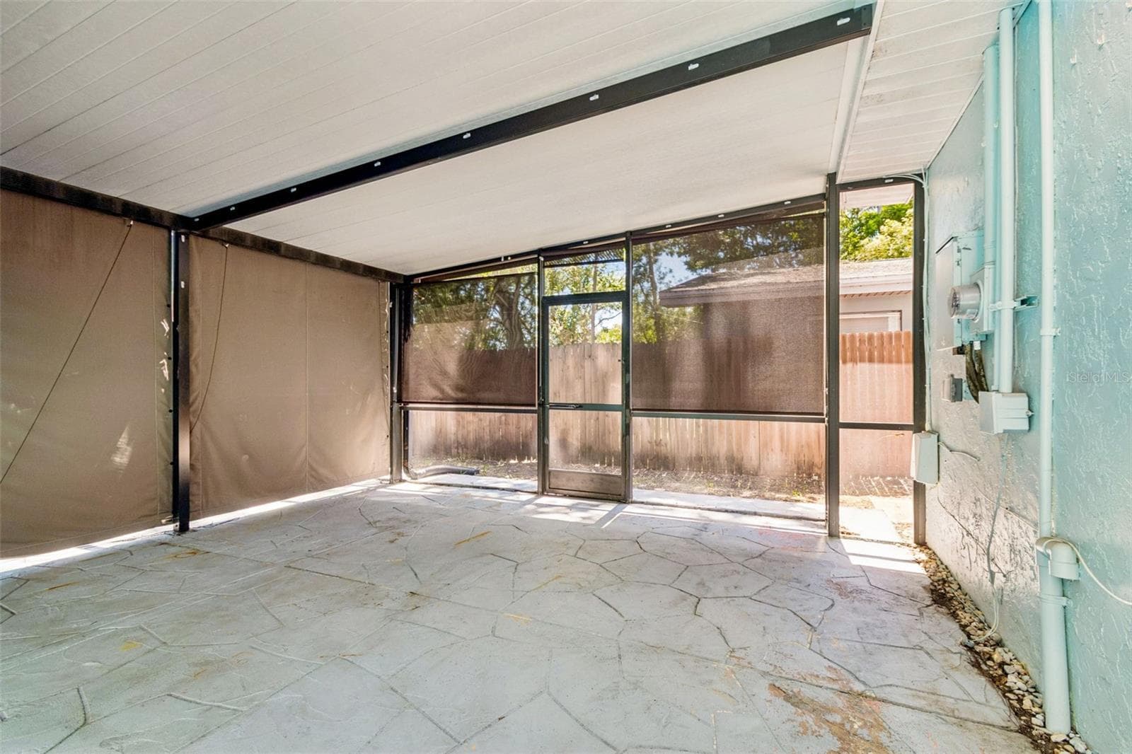 Single Family Residence at 1555 MAGNOLIA DR, CLEARWATER, photo 53 of 57