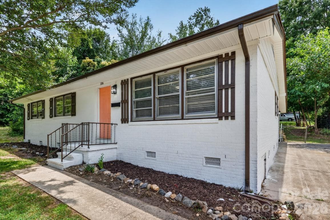 Single Family Residence at Charlotte, photo 2 of 14
