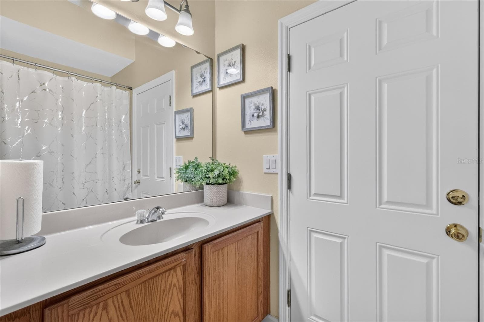 Single Family Residence at 1766 OAK GROVE CHASE DR, ORLANDO, photo 15 of 37