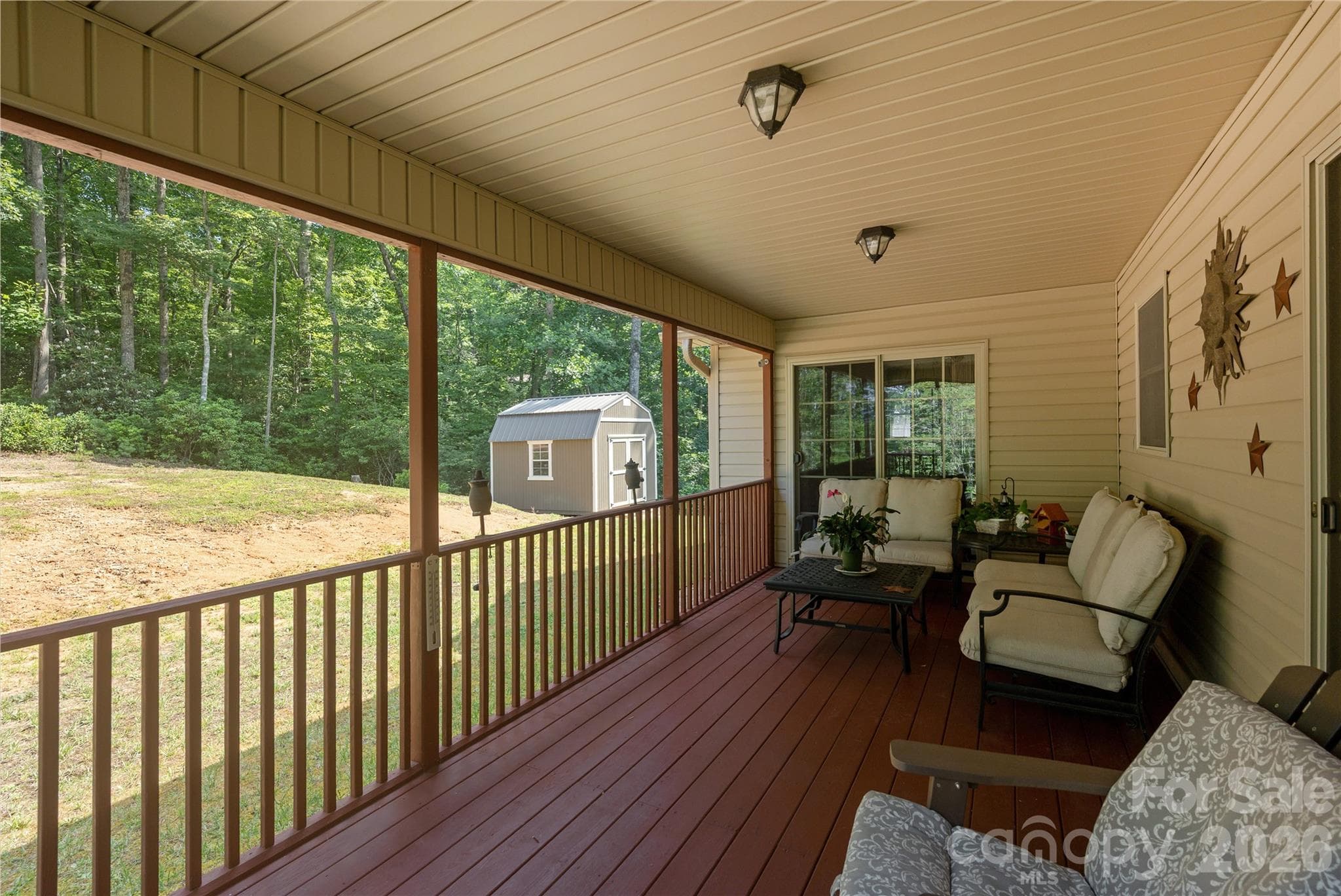 Relax on the covered porch - 59 Smalltown Trail, Brevard