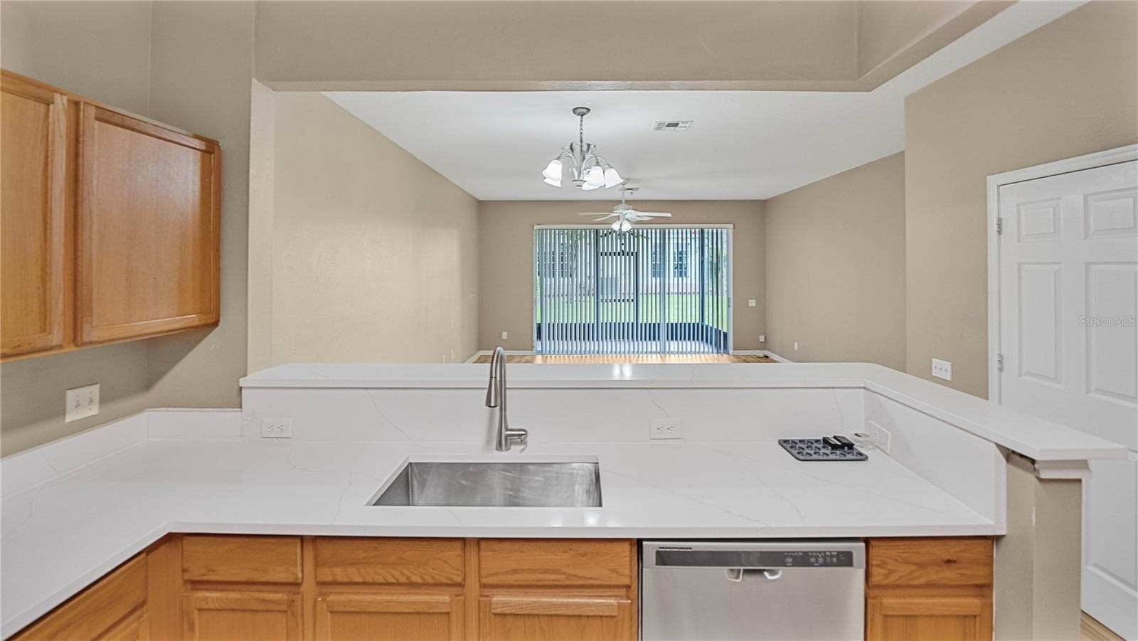 Townhouse at 6292 TWAIN ST #102, ORLANDO, photo 7 of 17