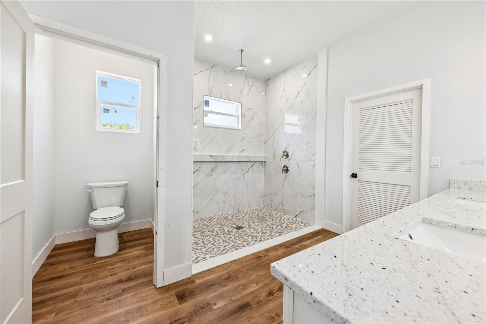 Toilet Closet and massive 2 shower head shower - 1623 MAGNOLIA AVE, DELAND