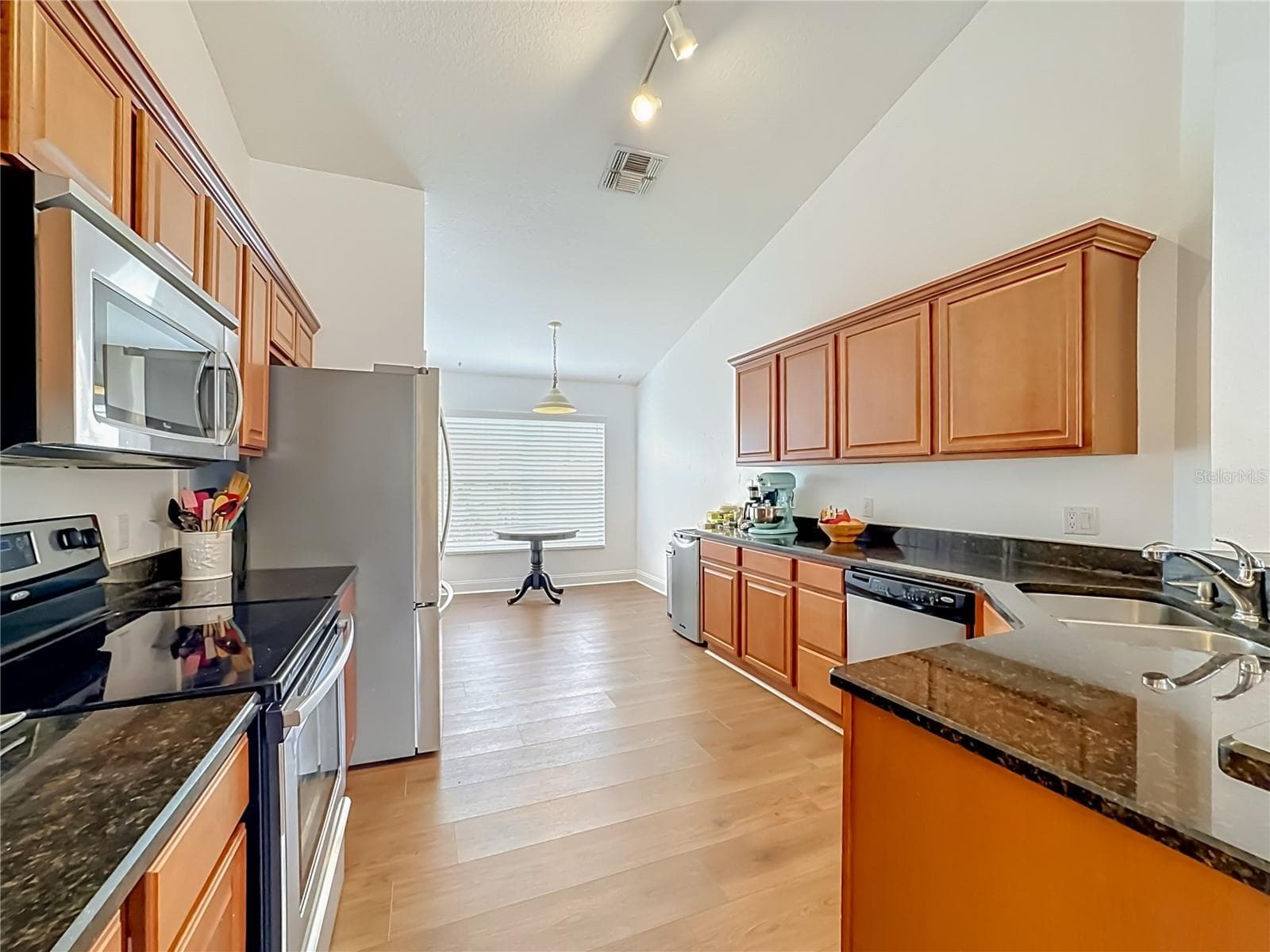 Single Family Residence at 7016 JAMESTOWN MANOR DR, RIVERVIEW, photo 6 of 88